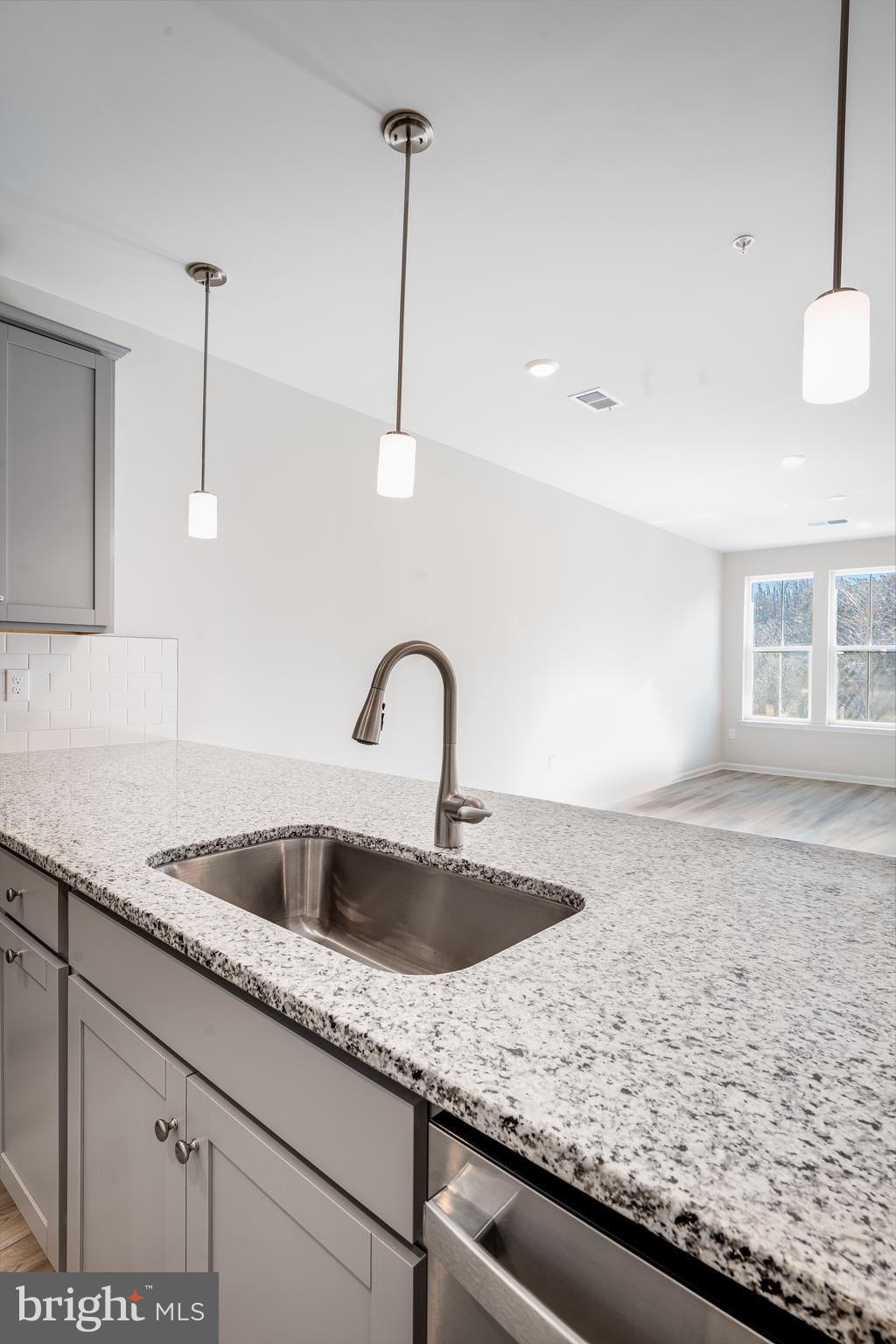 Real estate listing preview #12