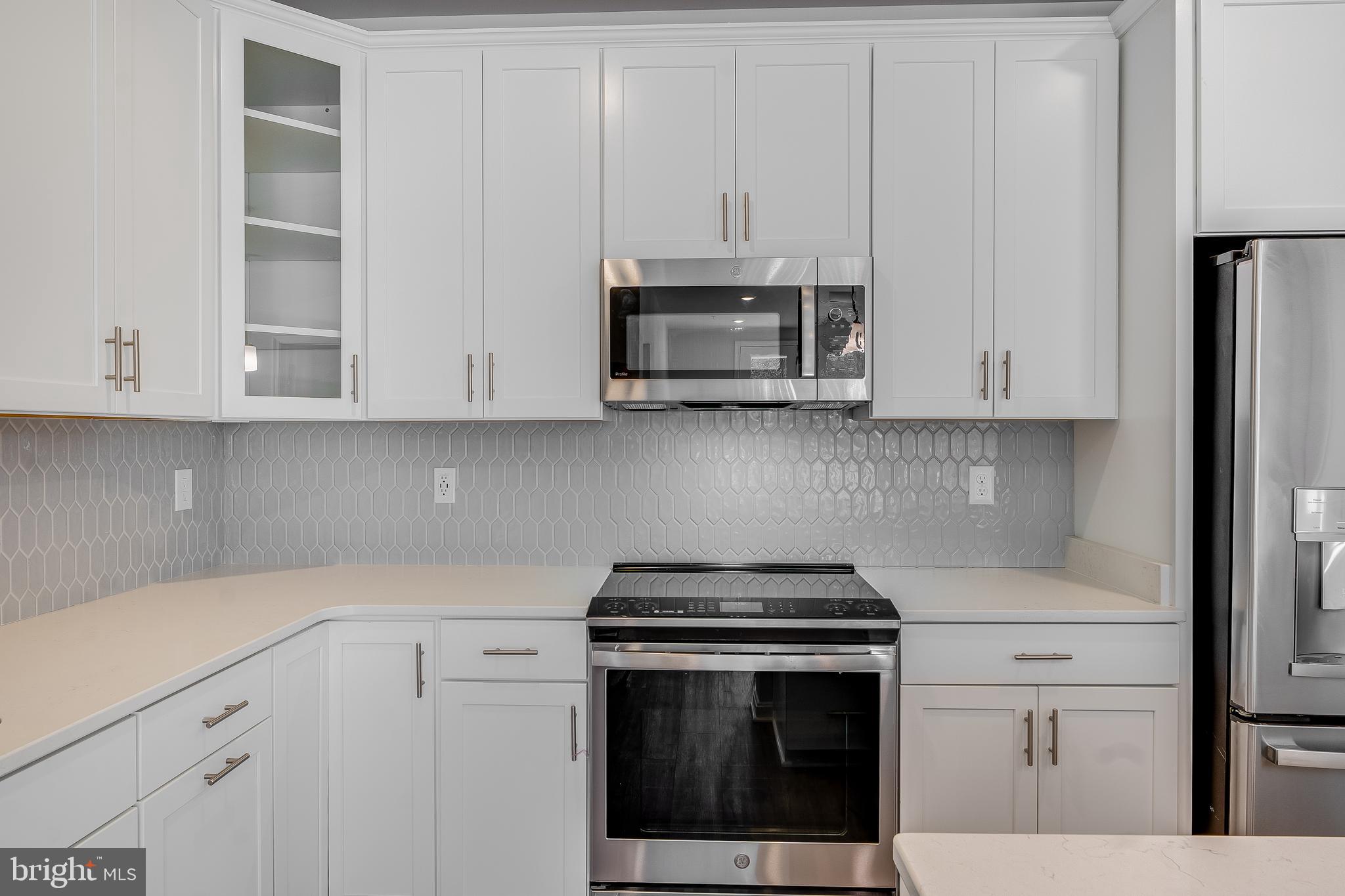 Real estate listing preview #8