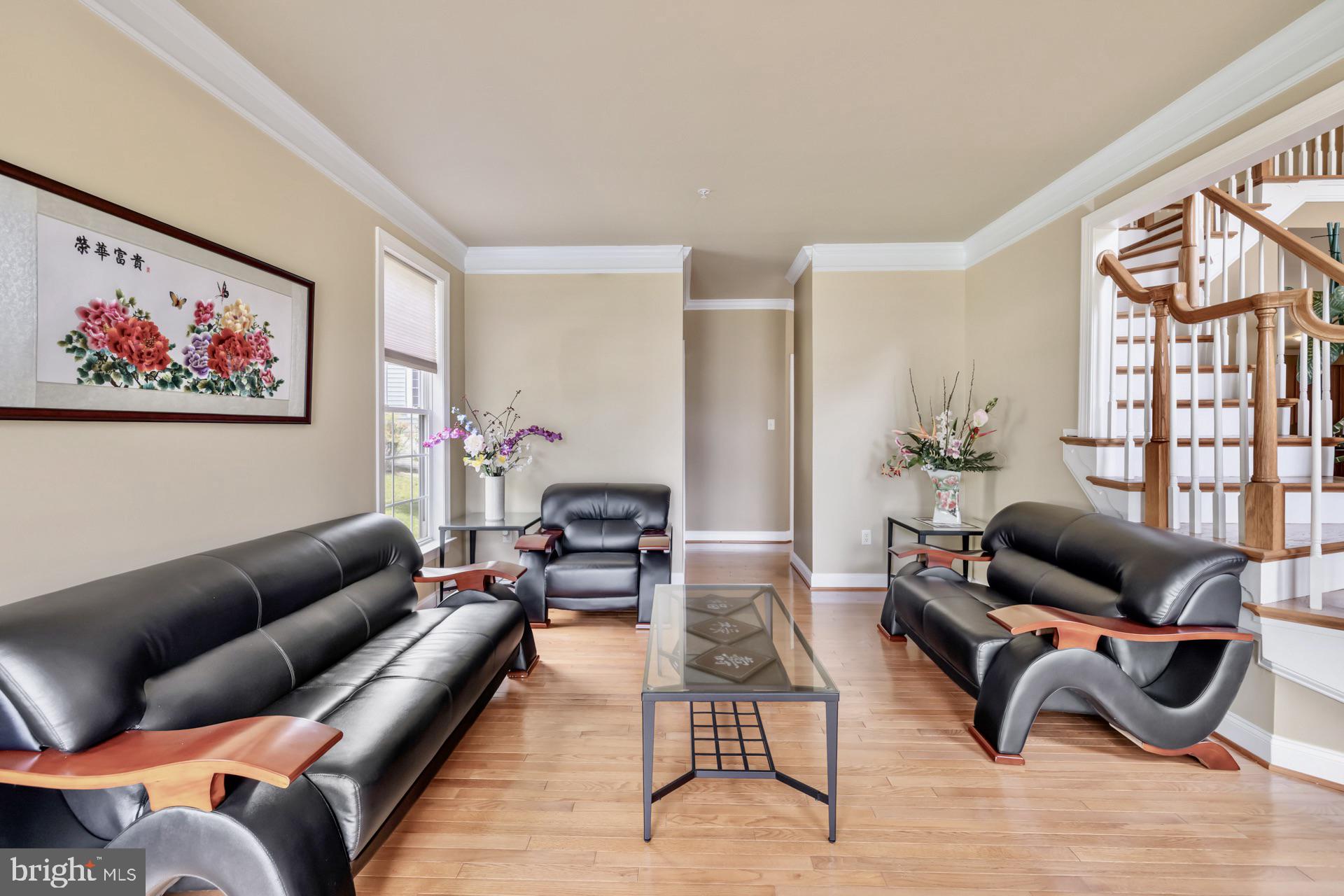 Real estate listing preview #8