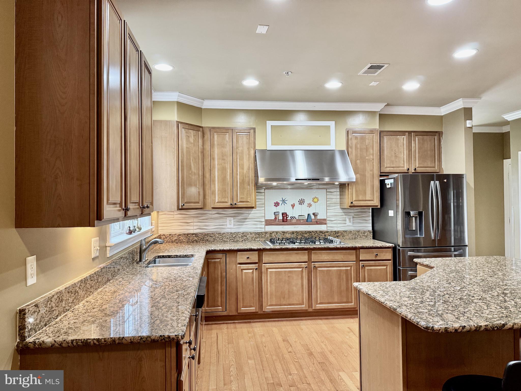 Real estate listing preview #14