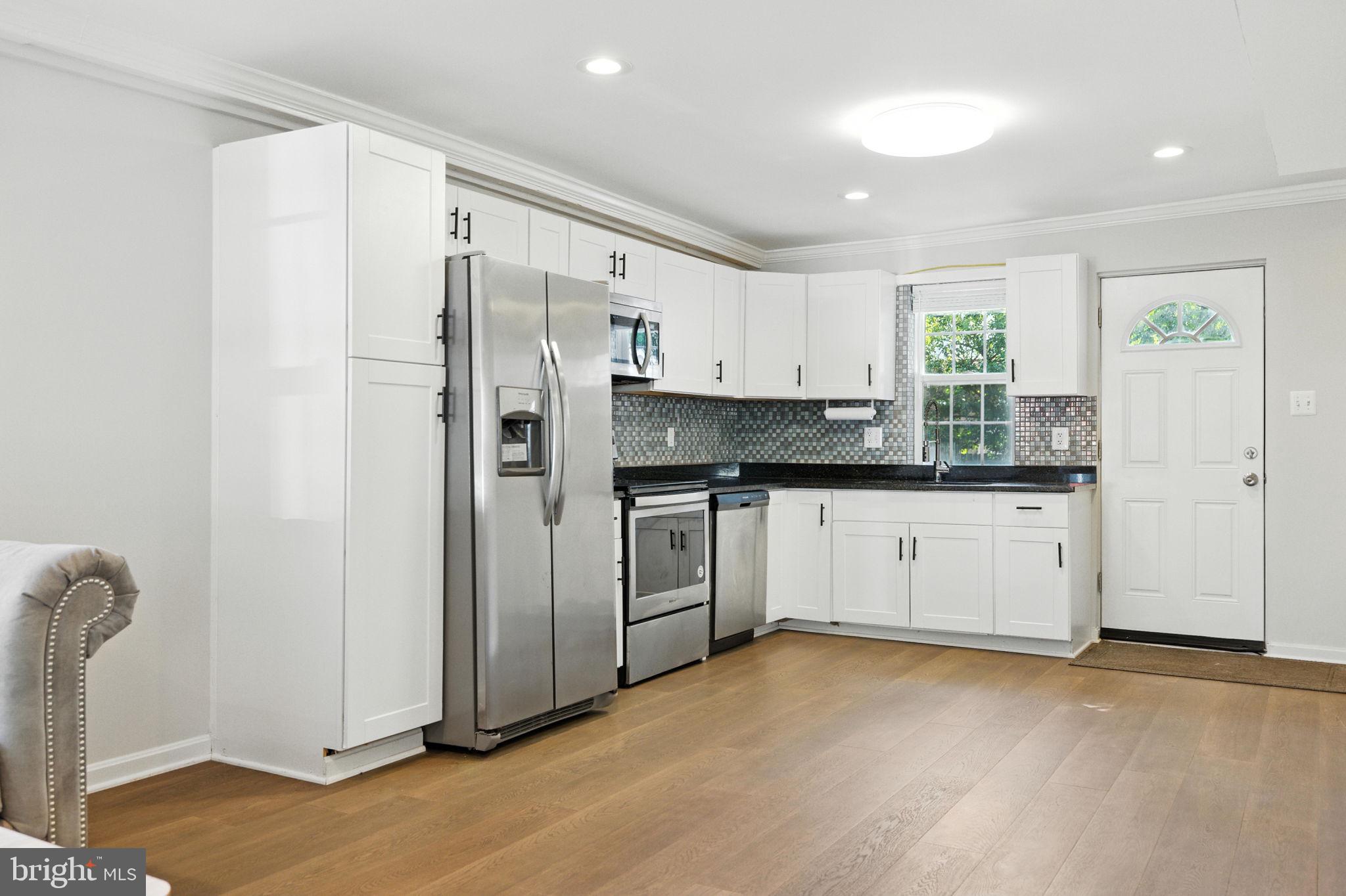 Real estate listing preview #13