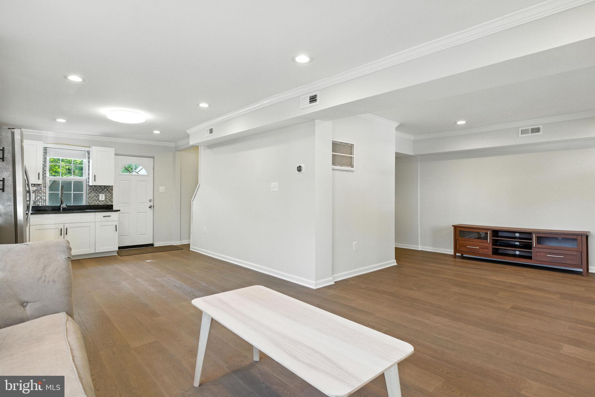 Real estate listing preview #10