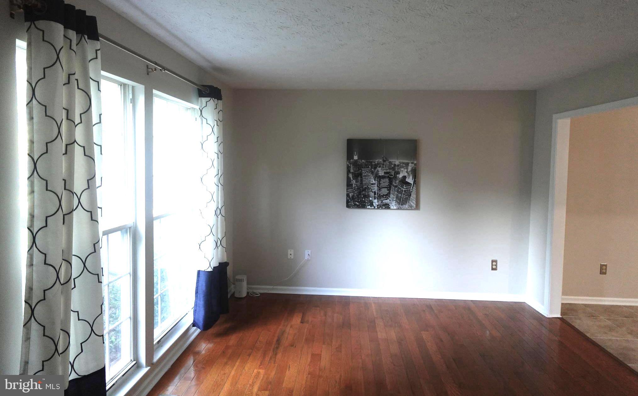 Real estate listing preview #12