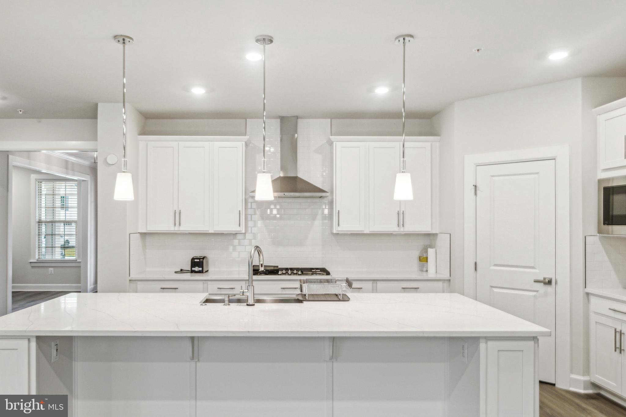 Real estate listing preview #12