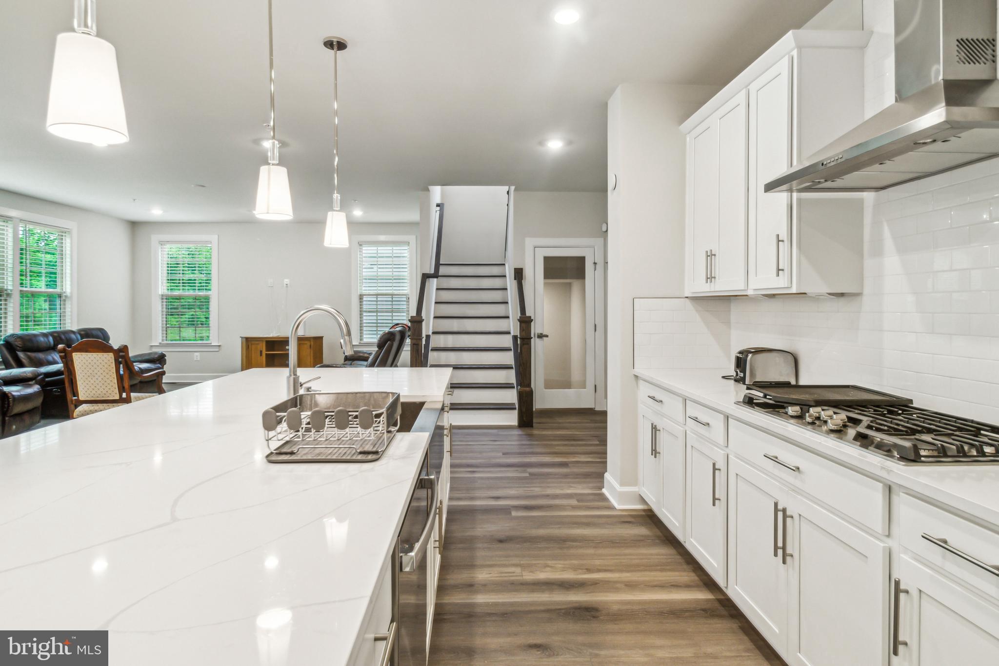 Real estate listing preview #13