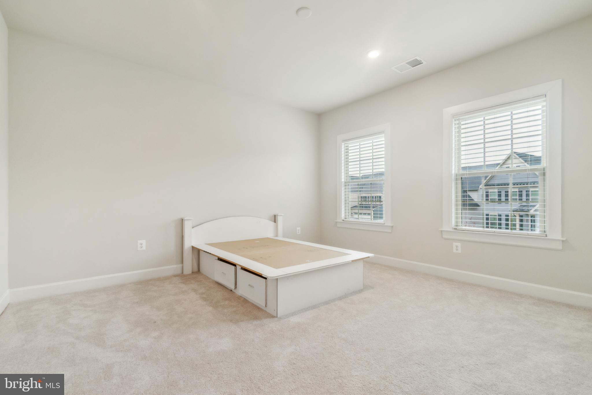 Real estate listing preview #22