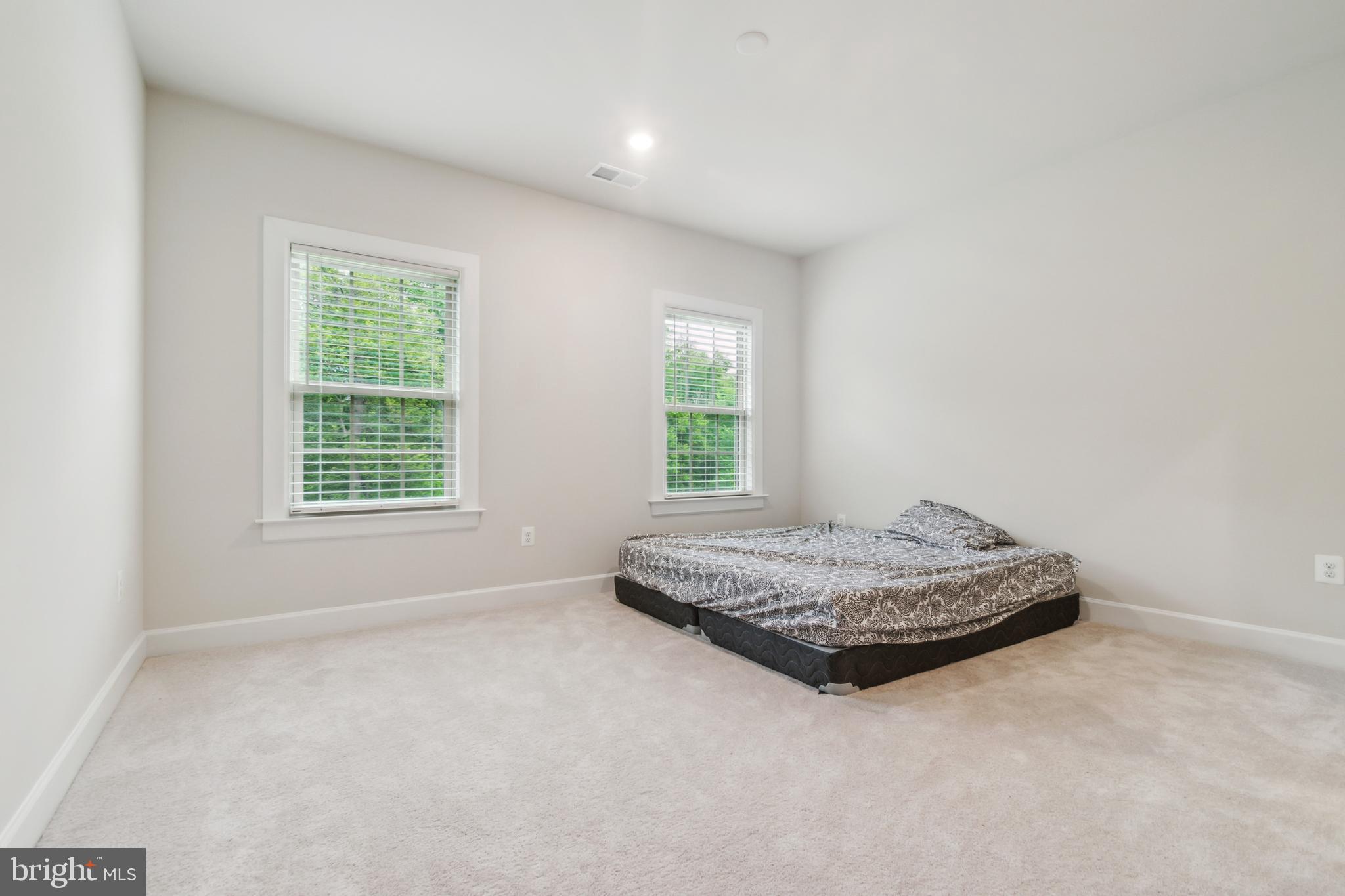 Real estate listing preview #24