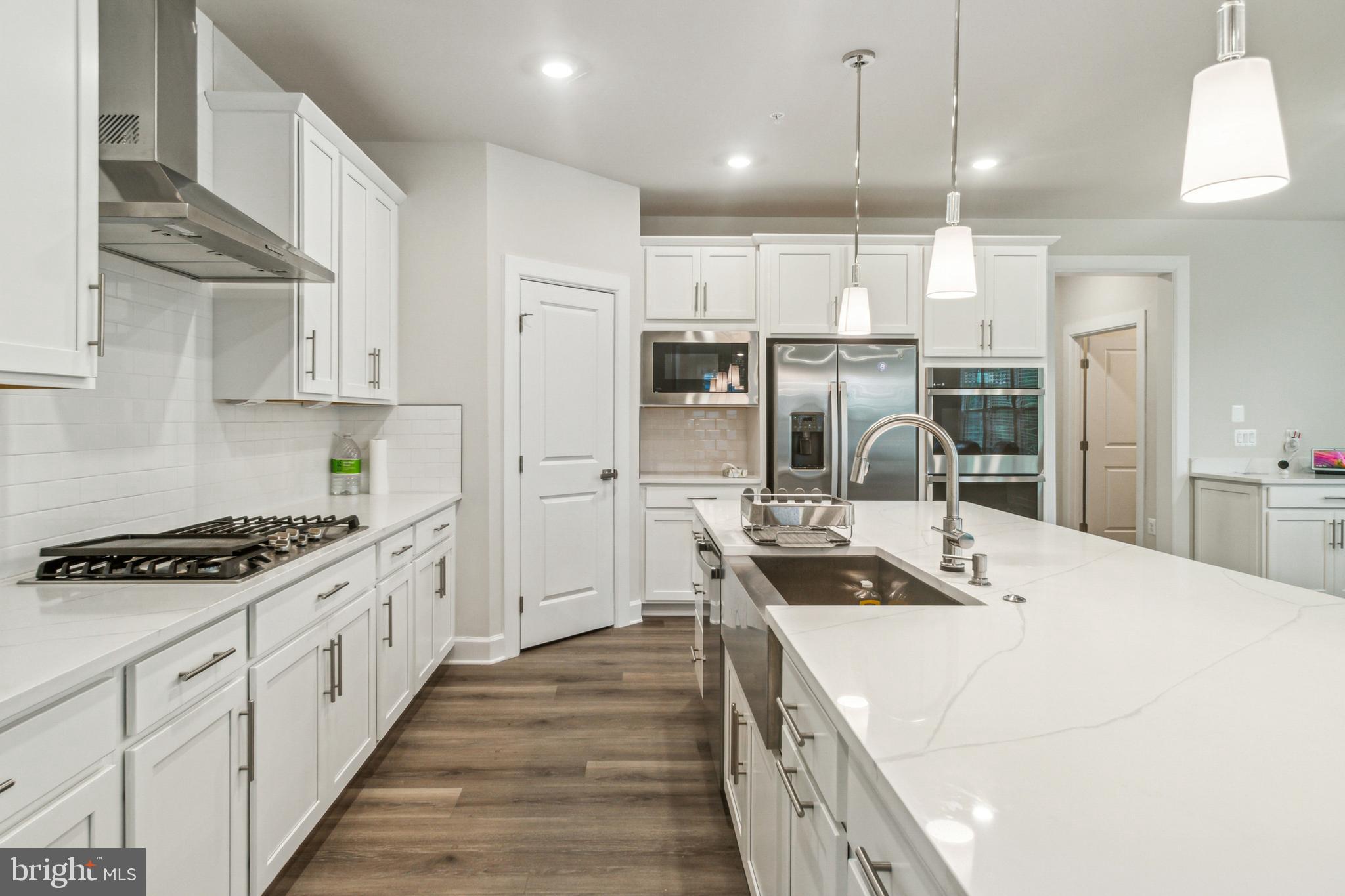 Real estate listing preview #14