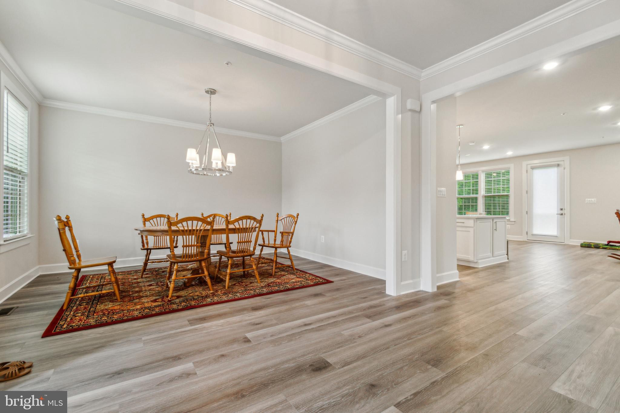 Real estate listing preview #8