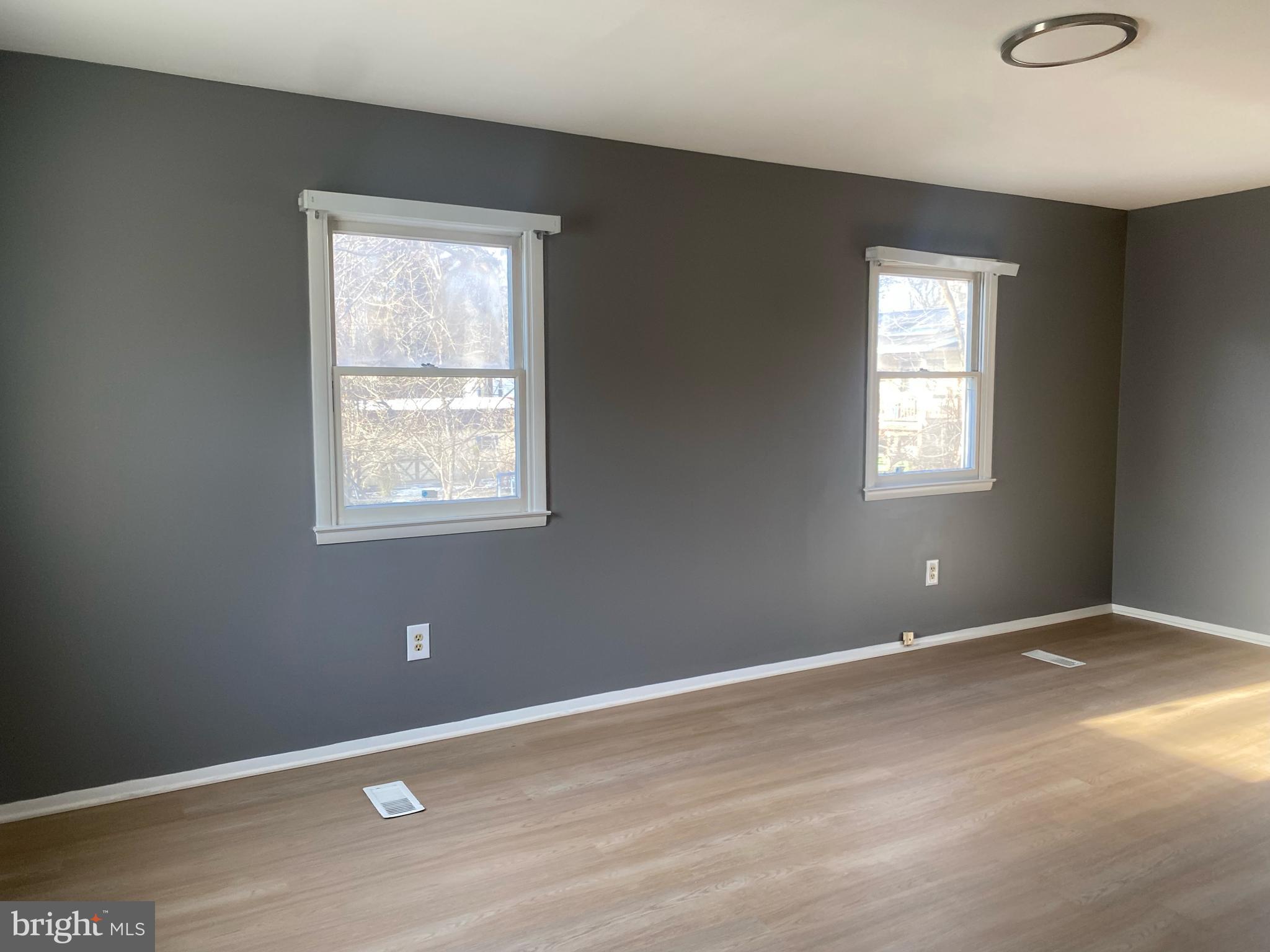 Real estate listing preview #11