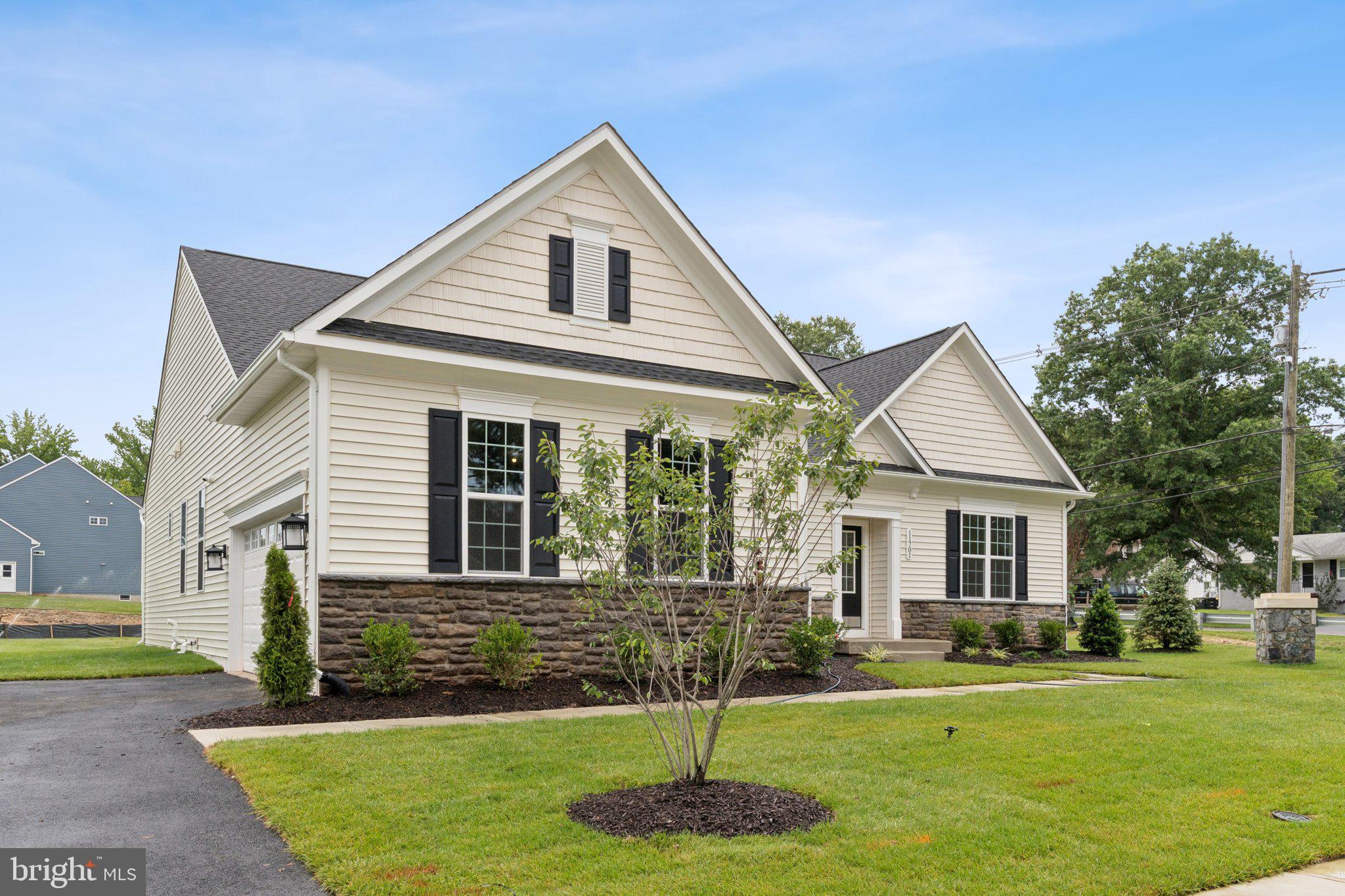 Real estate listing preview #1