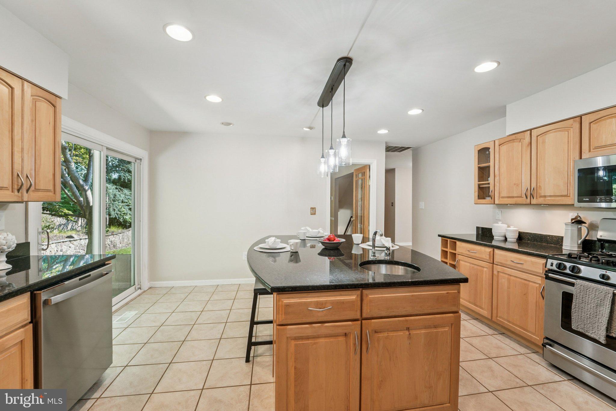 Real estate listing preview #16