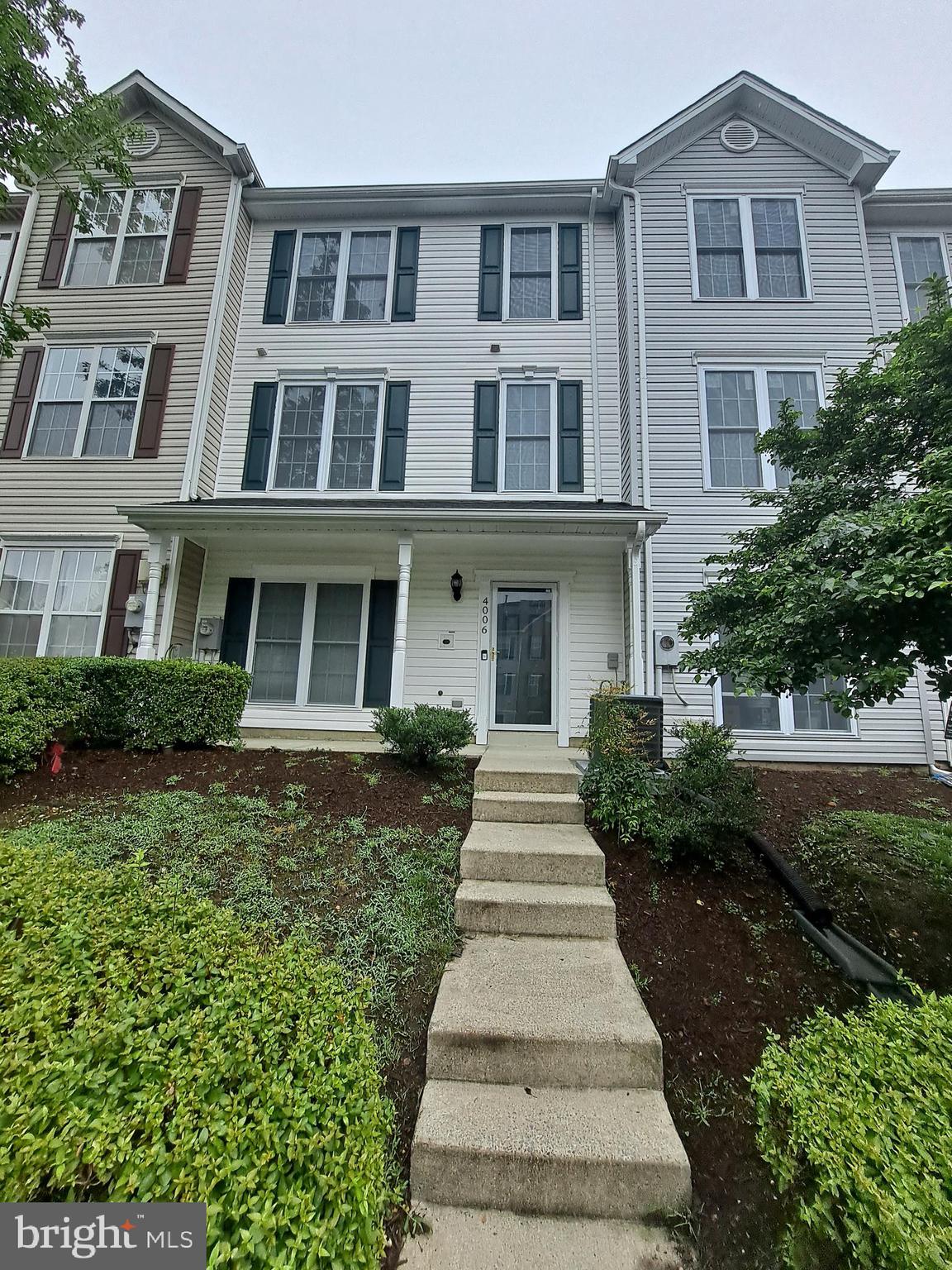 Real estate listing preview #2