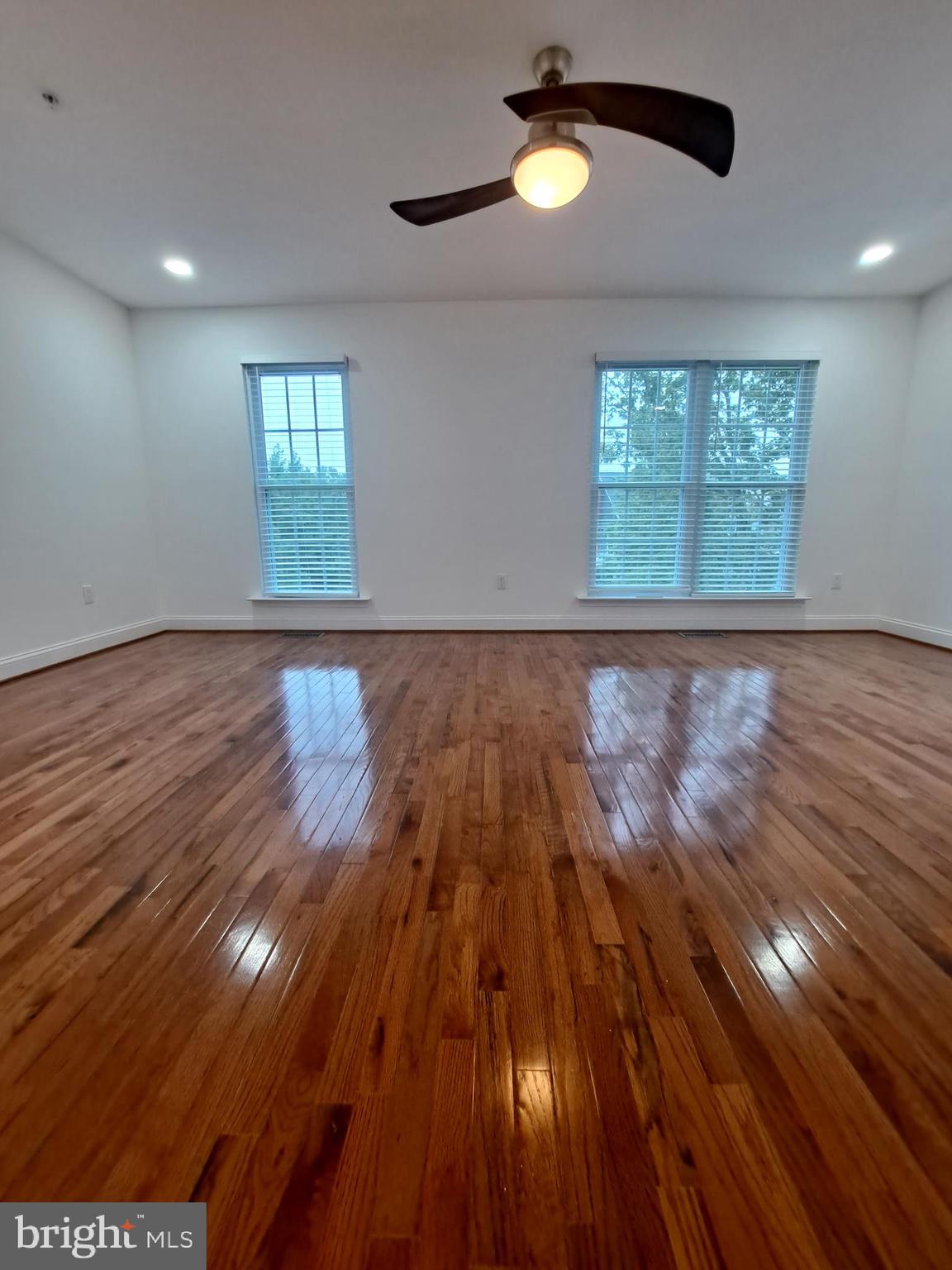 Real estate listing preview #28