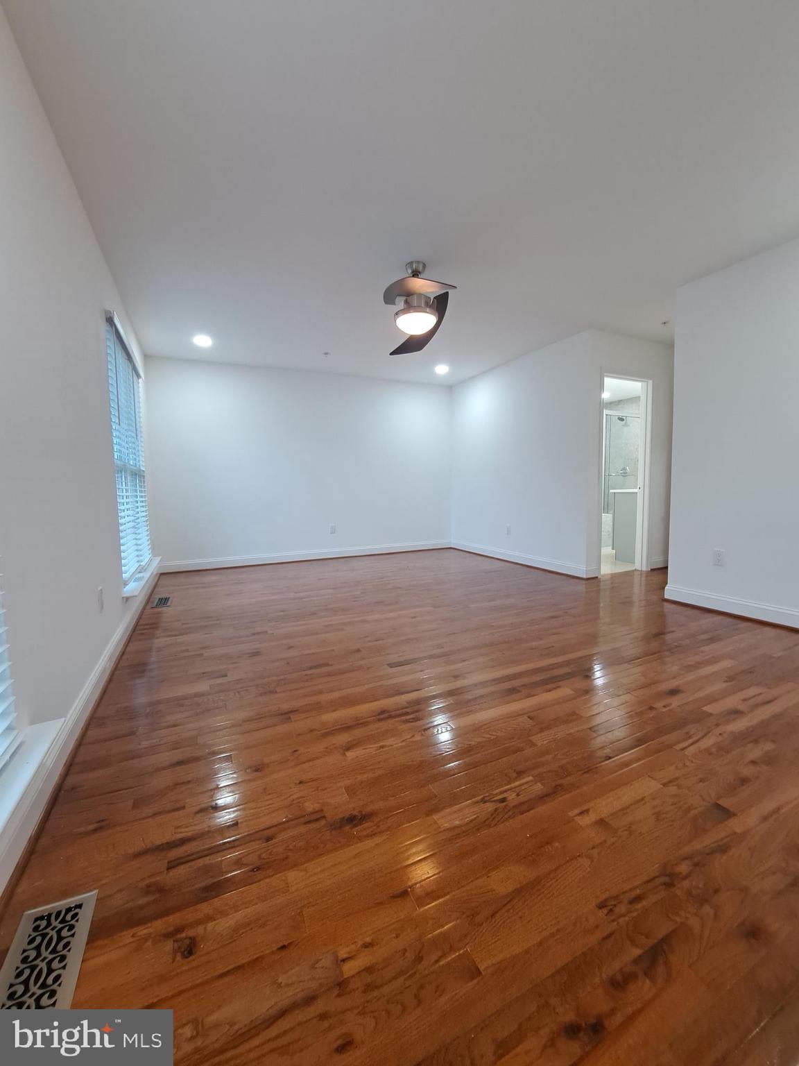 Real estate listing preview #23