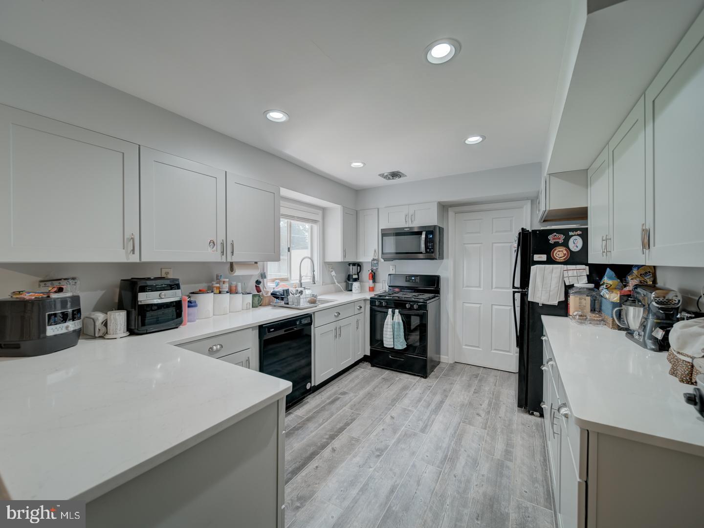 Real estate listing preview #18