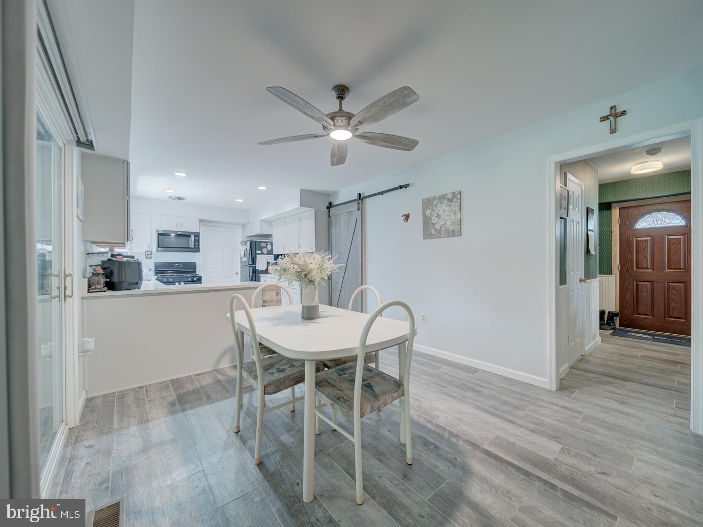 Real estate listing preview #15