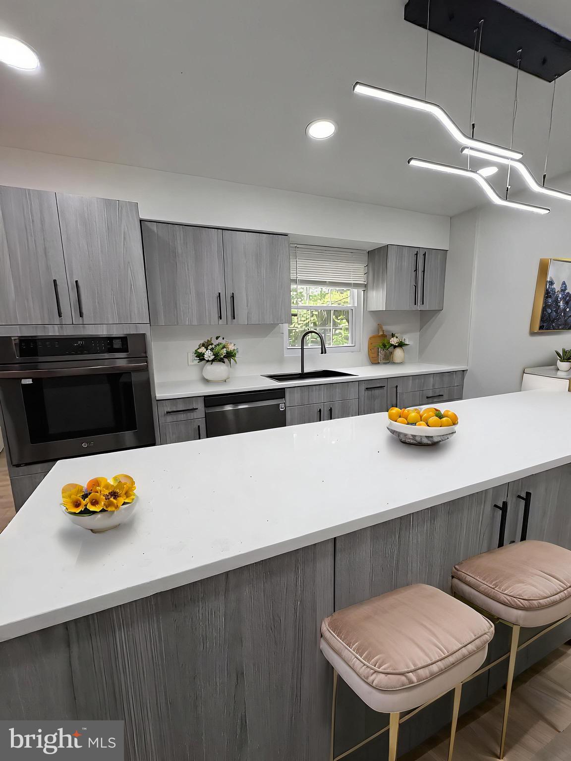 Real estate listing preview #6