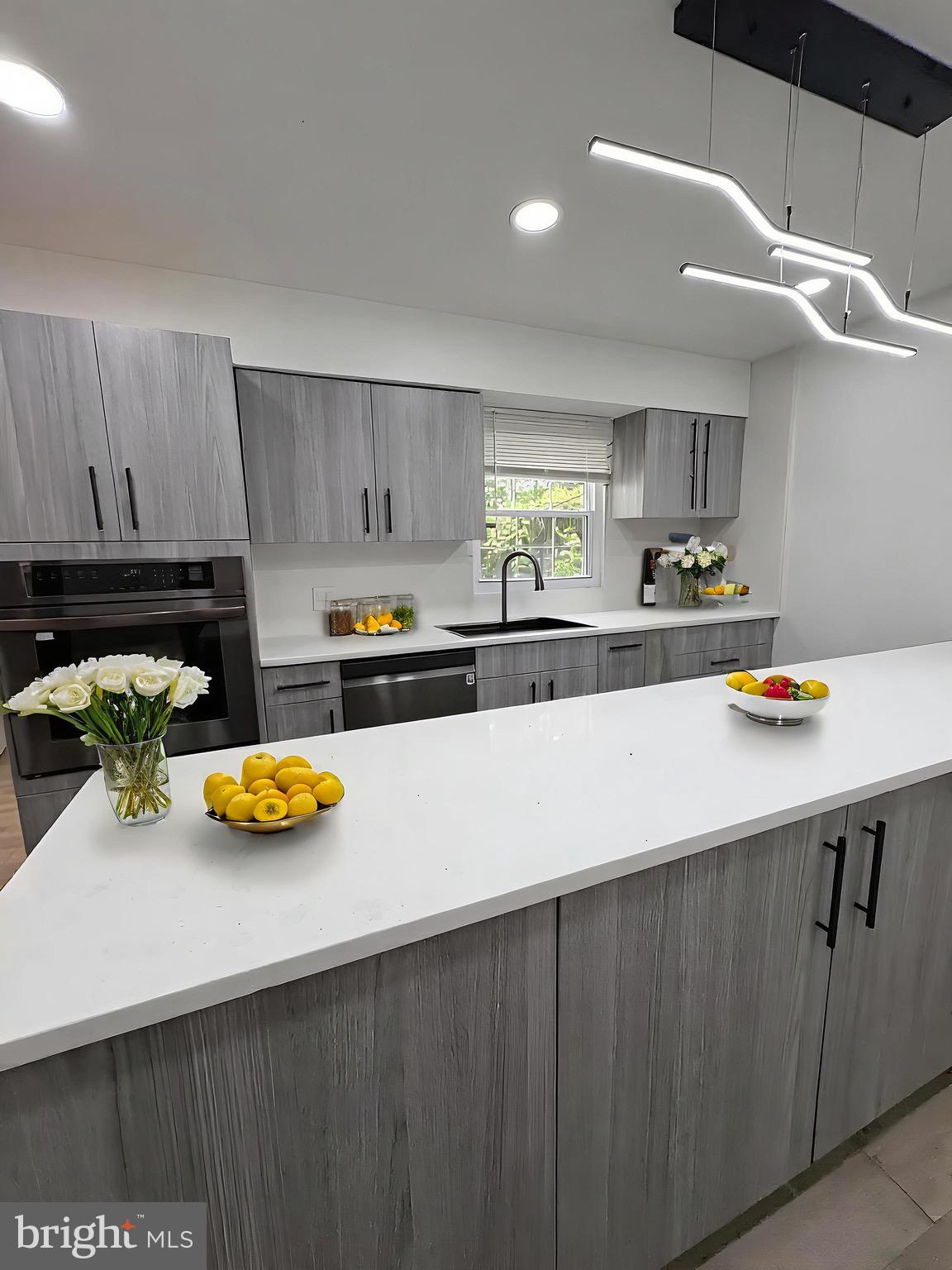 Real estate listing preview #4