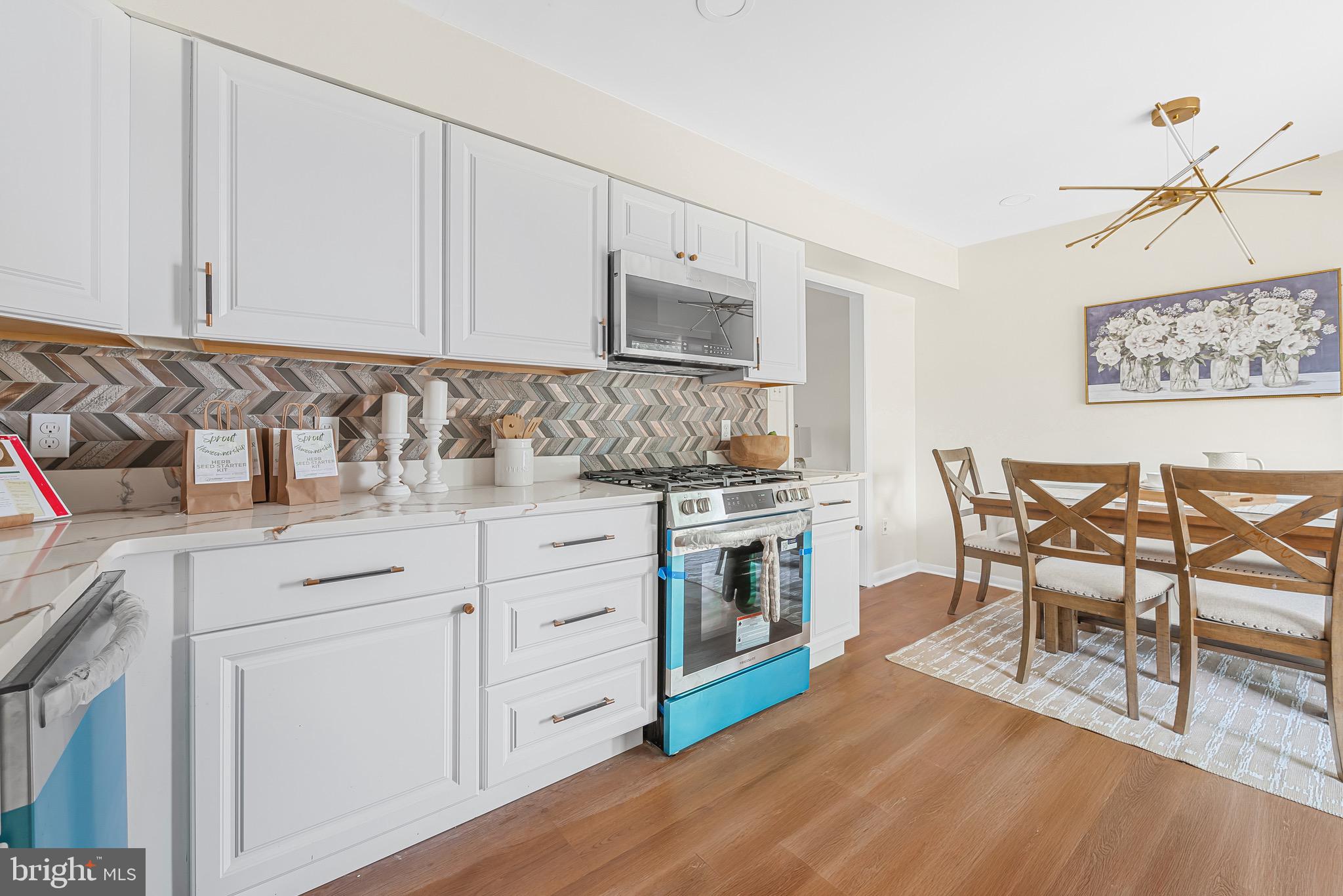 Real estate listing preview #8