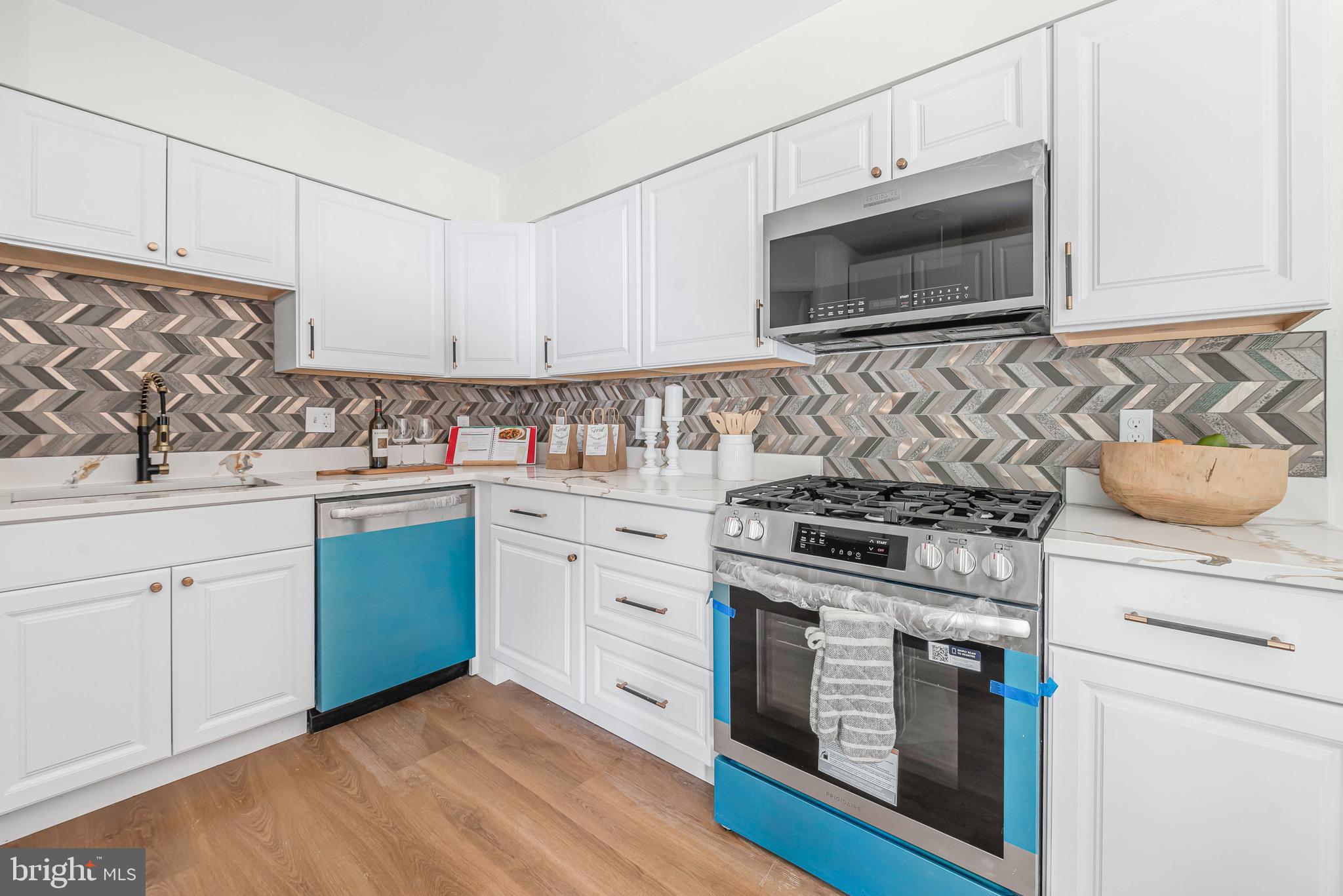 Real estate listing preview #10