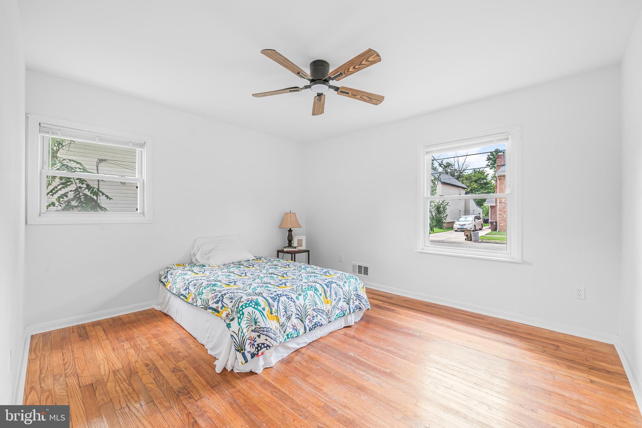 Real estate listing preview #13