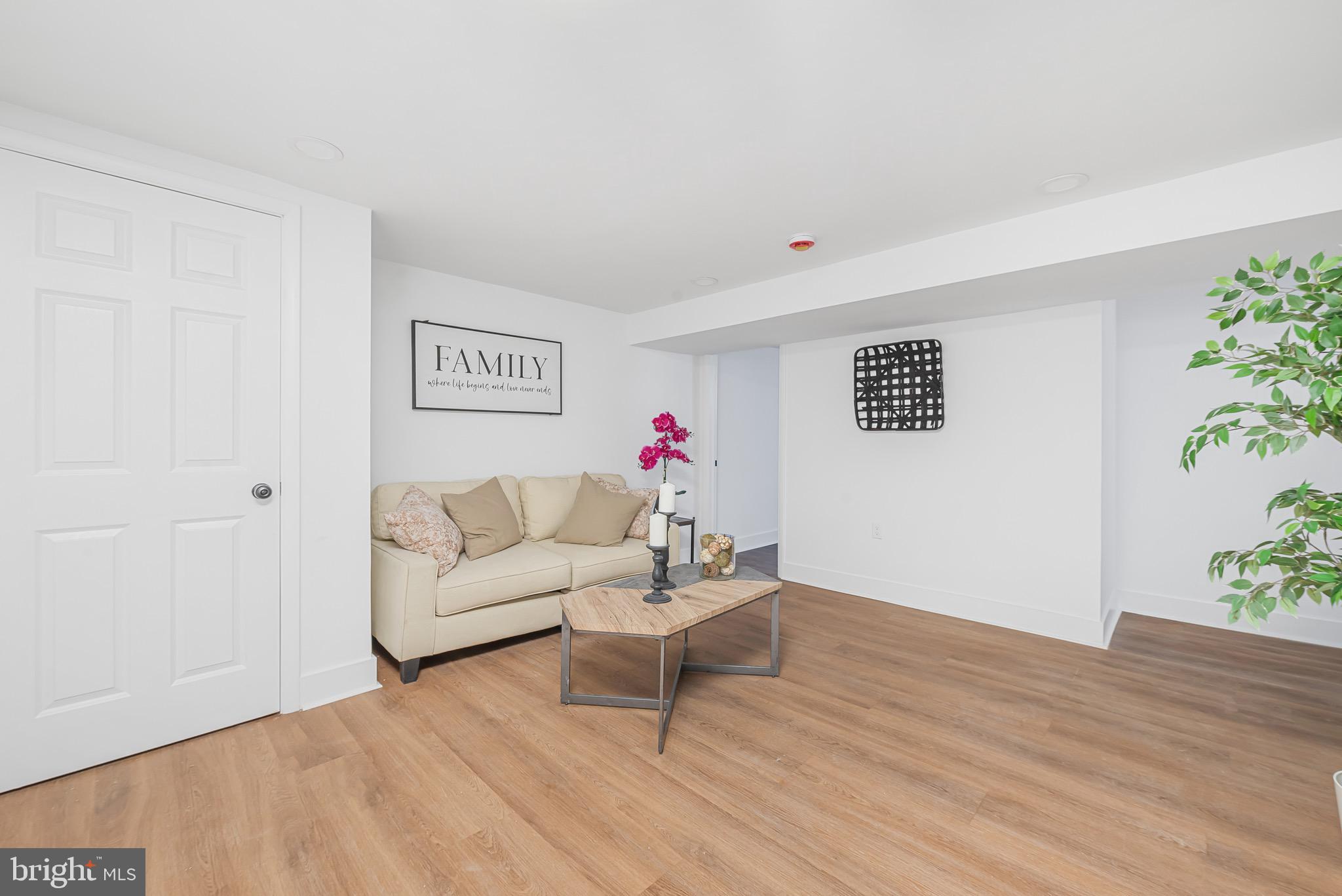 Real estate listing preview #22