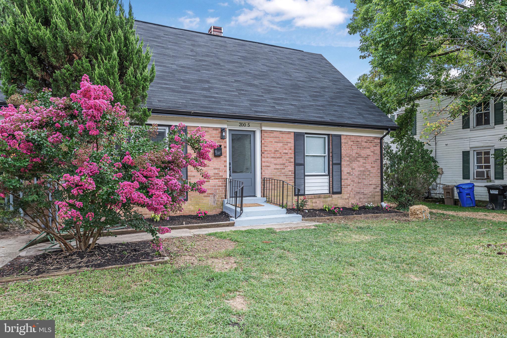 Real estate listing preview #2