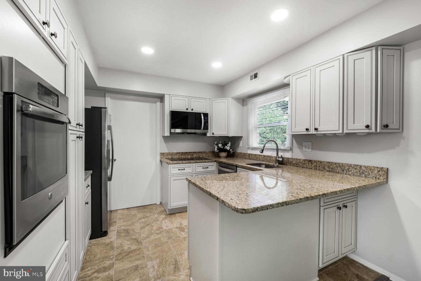 Real estate listing preview #13