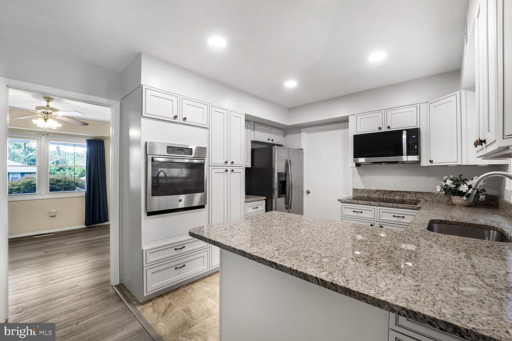 Real estate listing preview #12