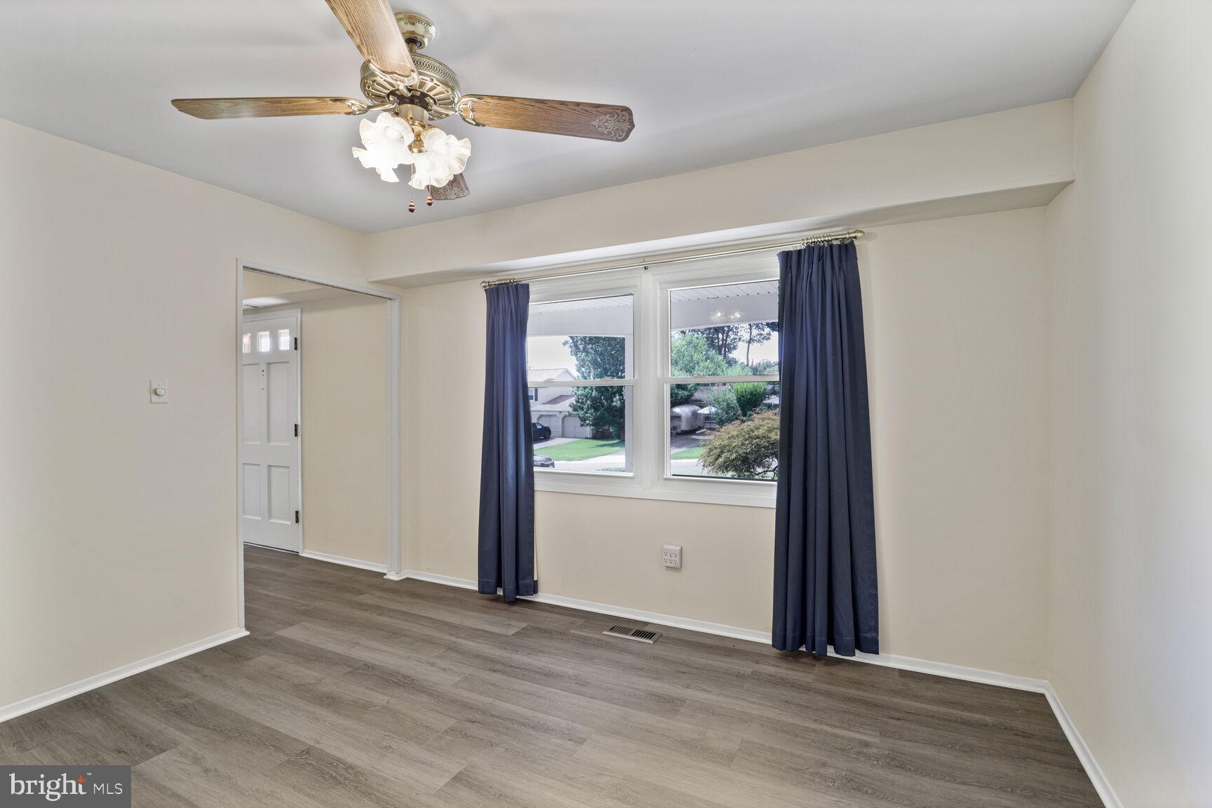 Real estate listing preview #11