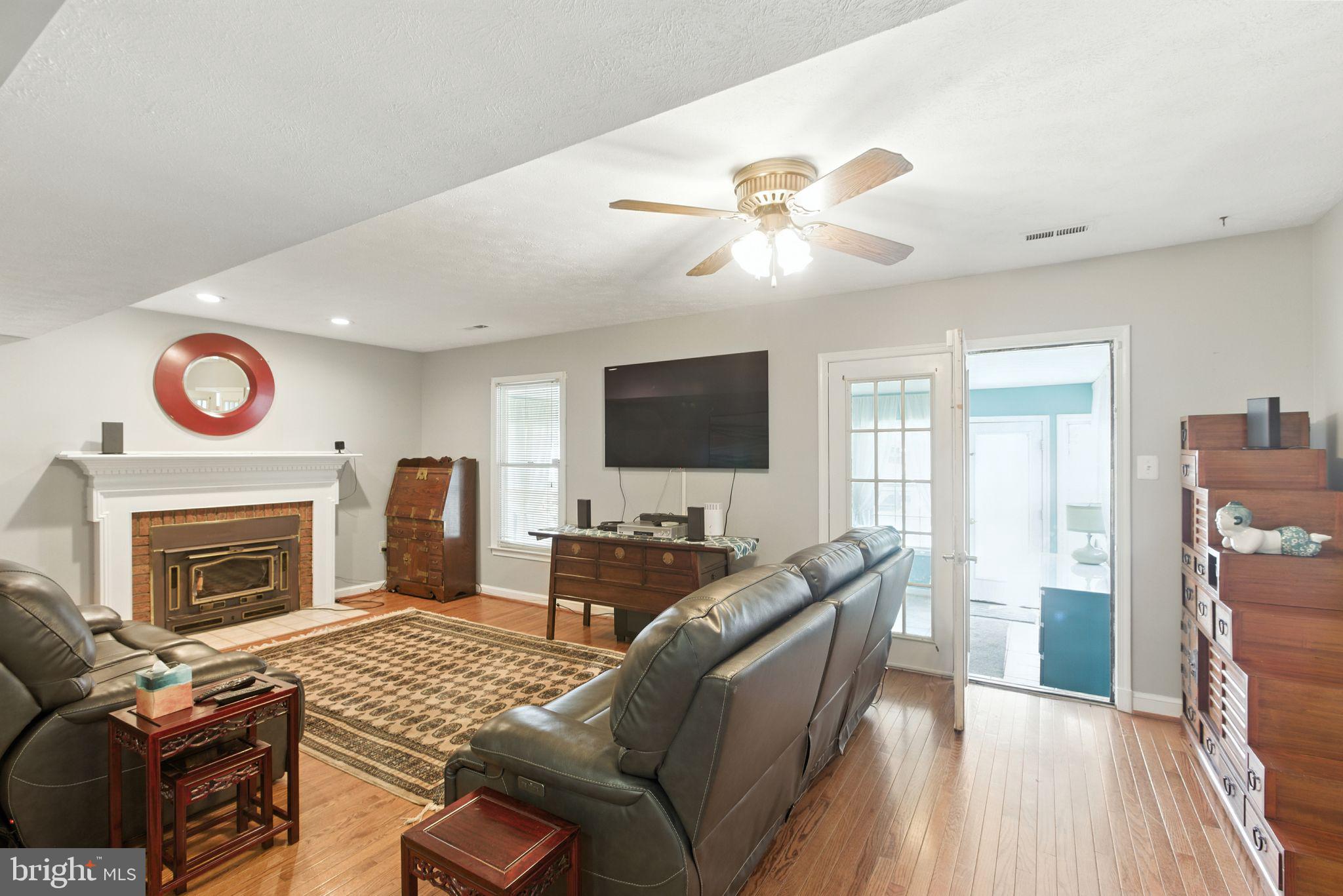 Real estate listing preview #16