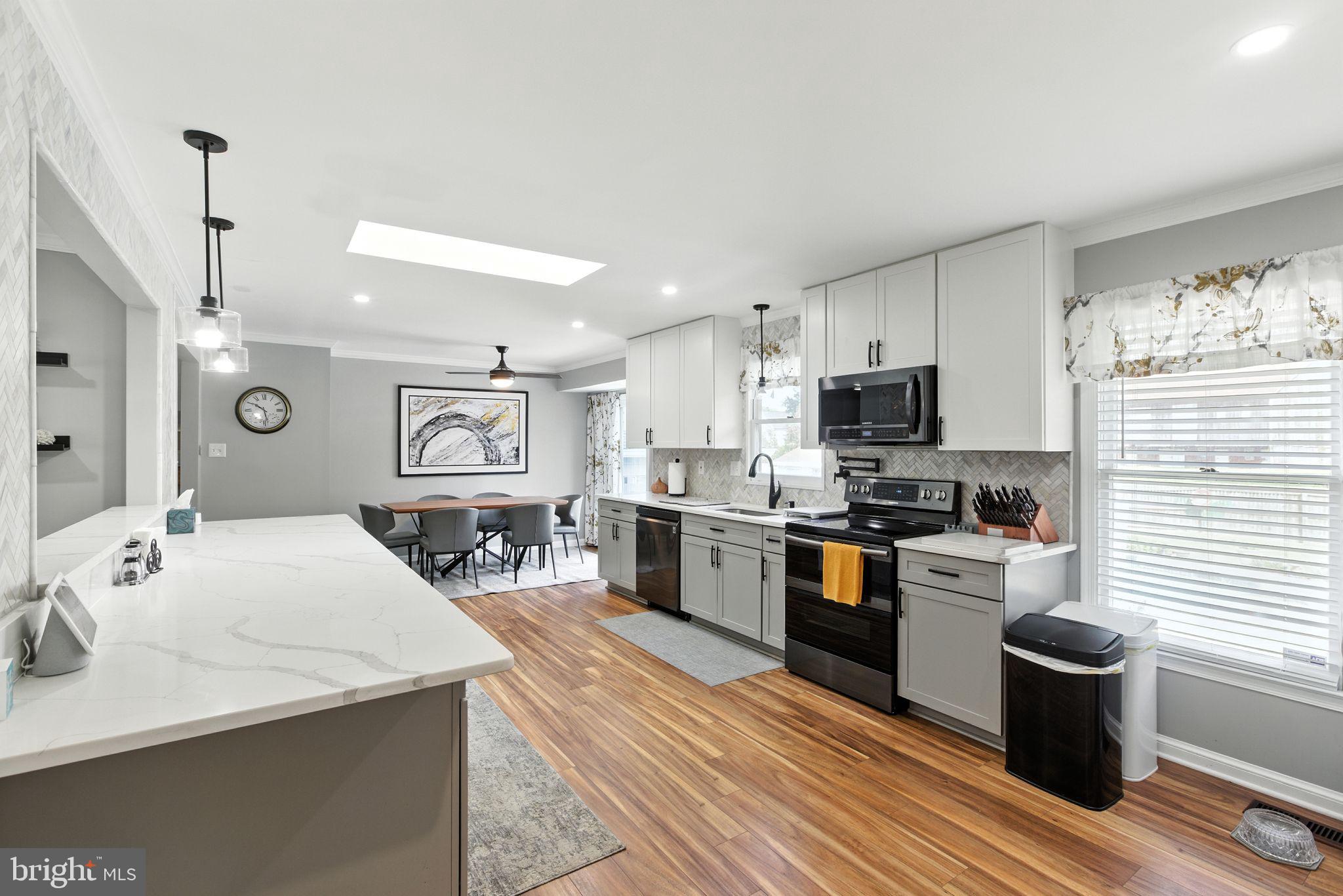 Real estate listing preview #13