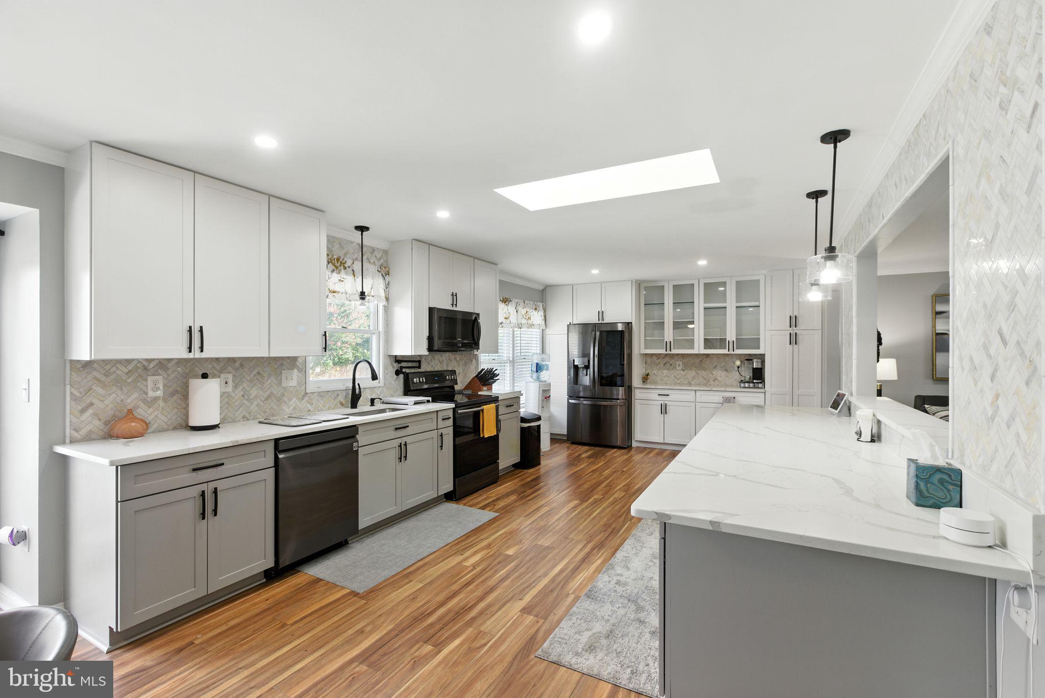 Real estate listing preview #12