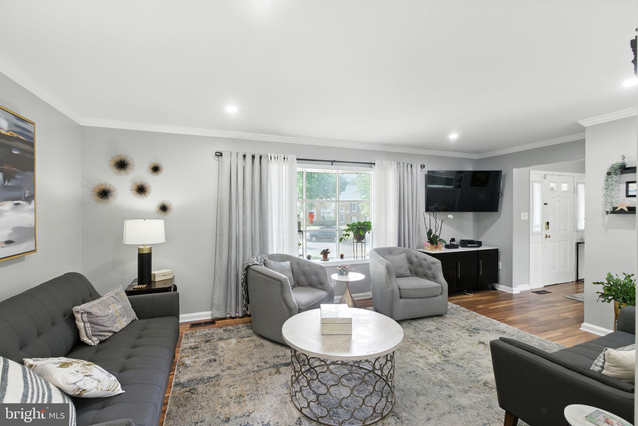 Real estate listing preview #6