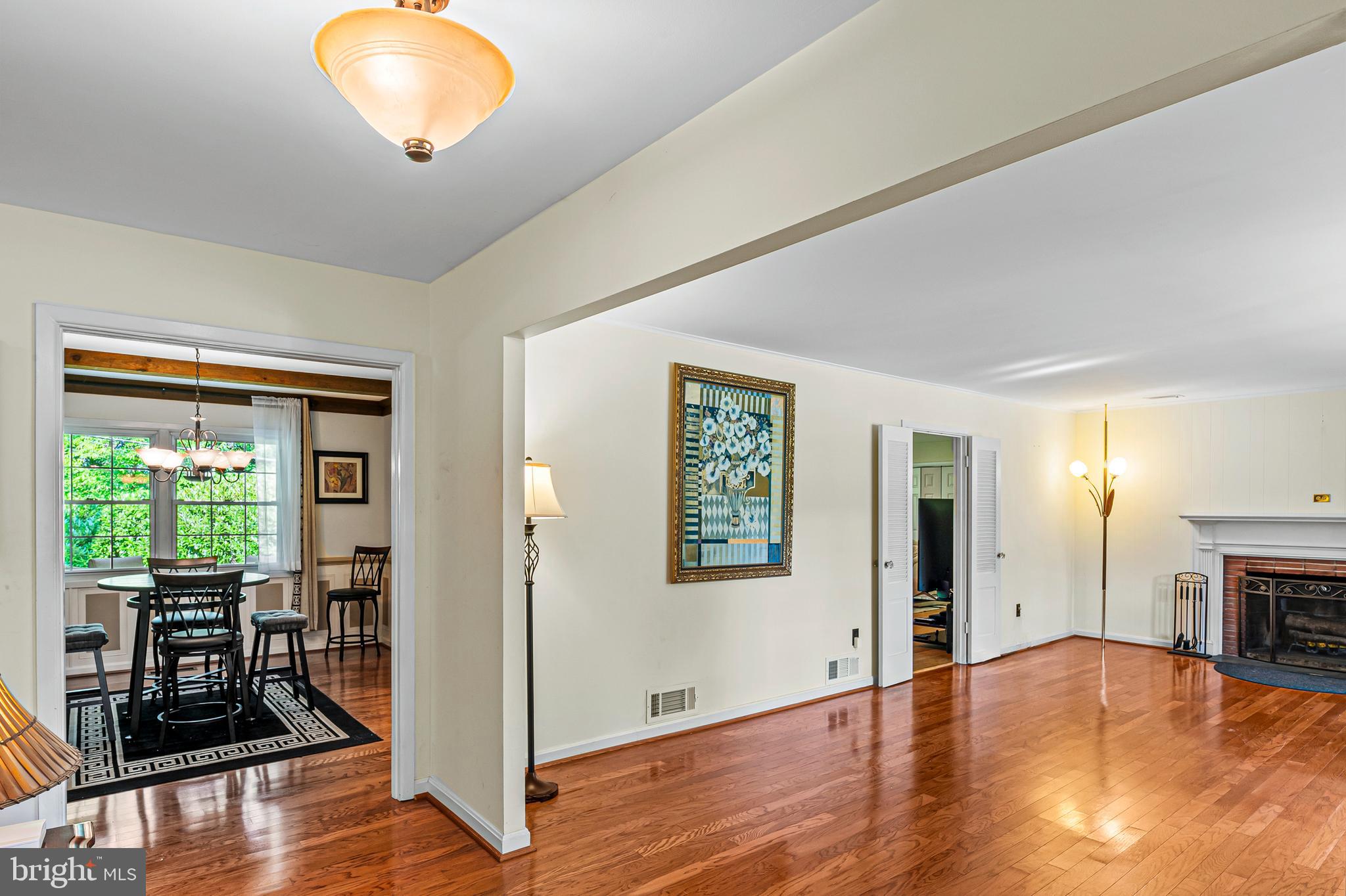 Real estate listing preview #6