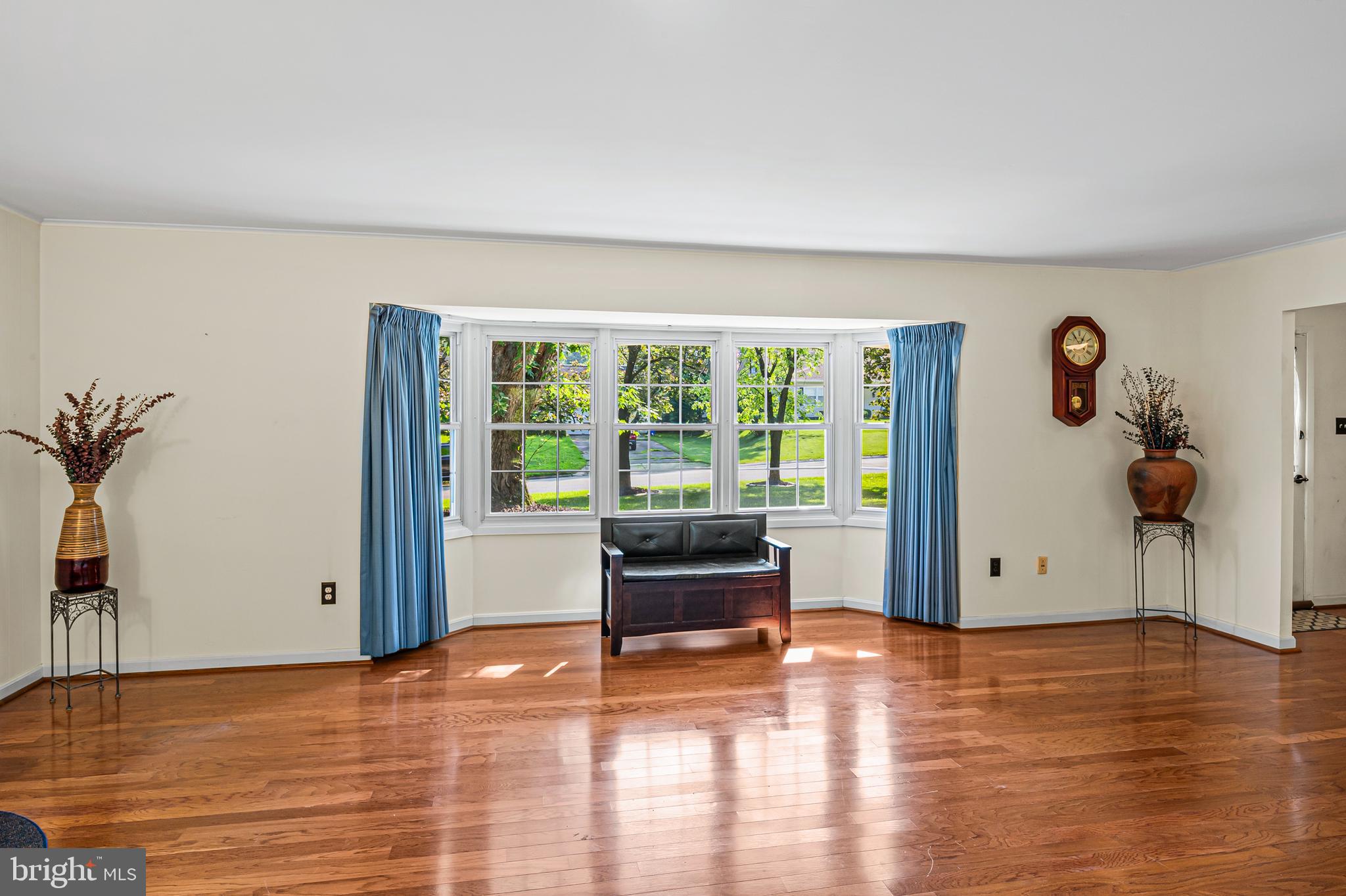 Real estate listing preview #8