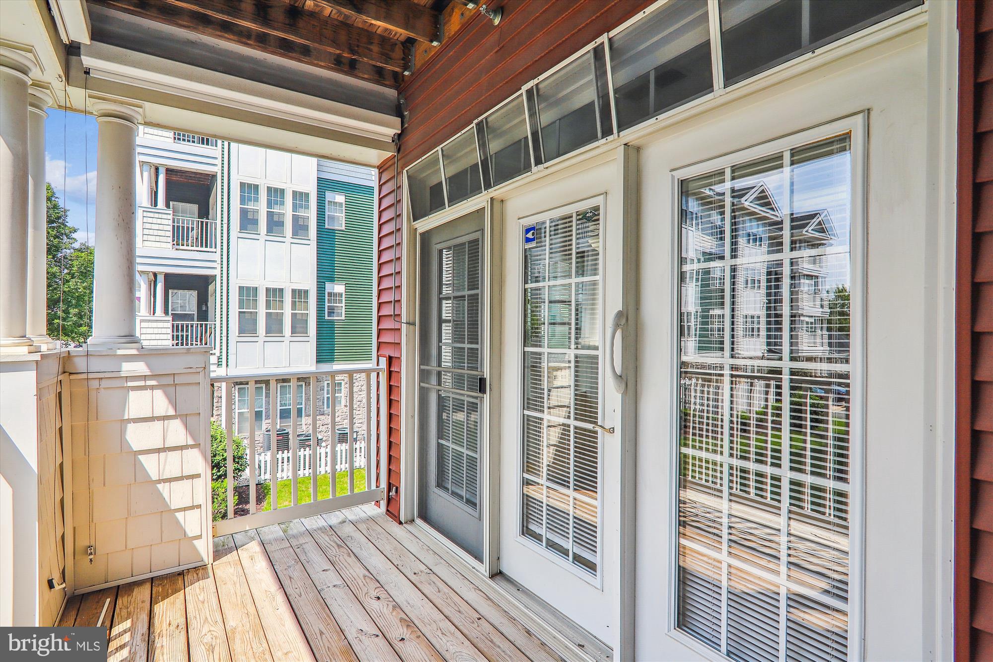 Real estate listing preview #8