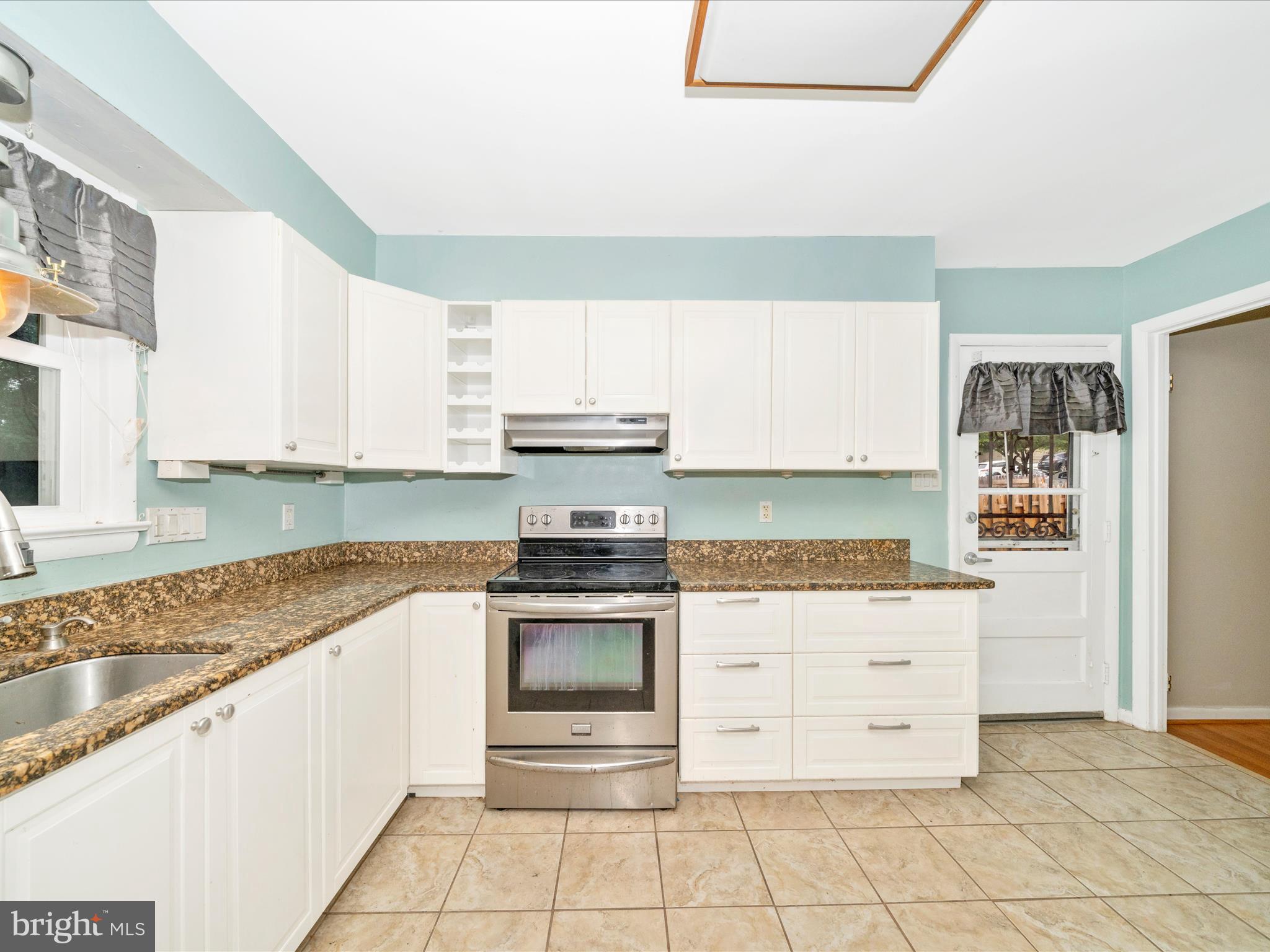 Real estate listing preview #15