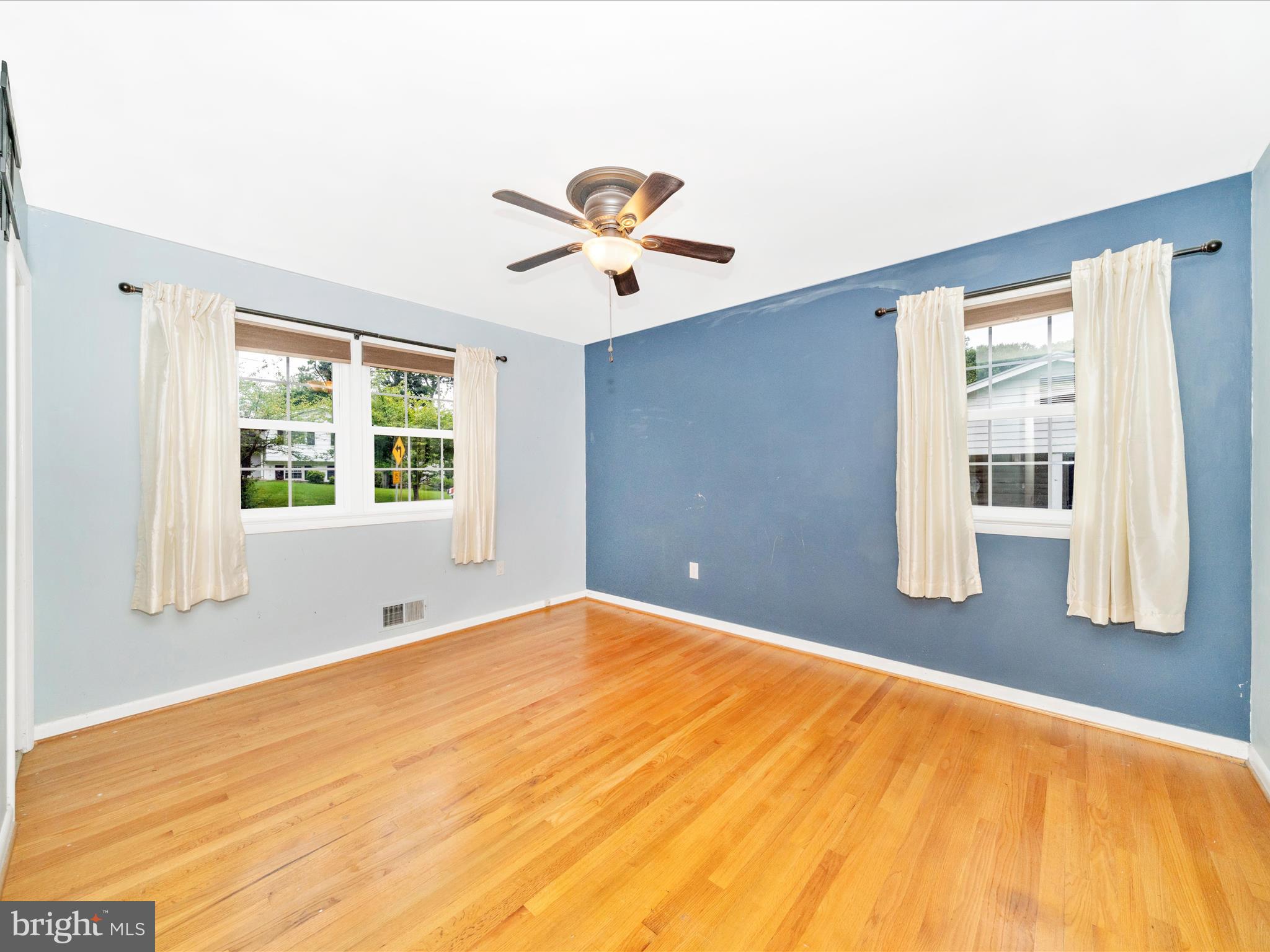 Real estate listing preview #24