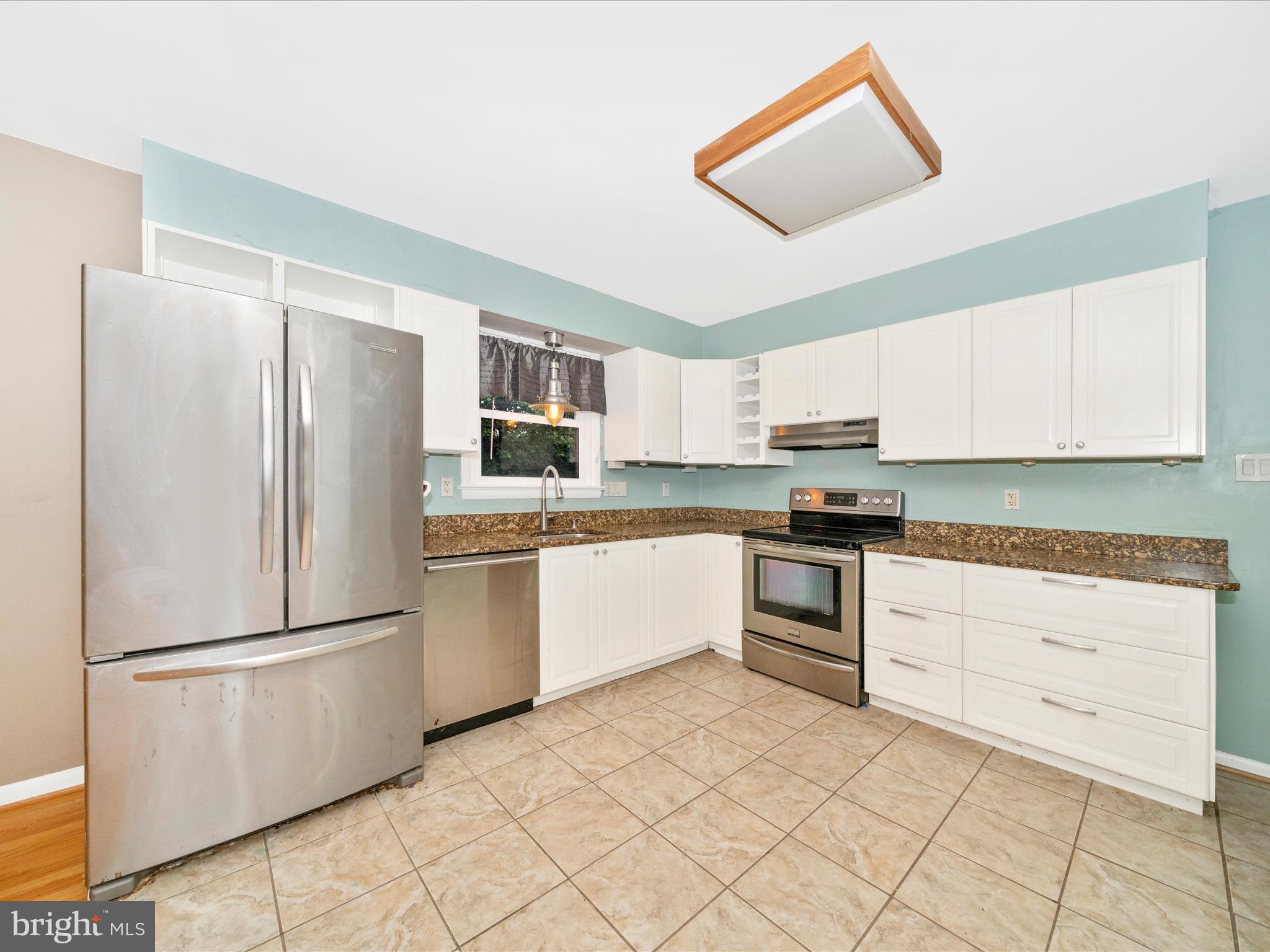 Real estate listing preview #14