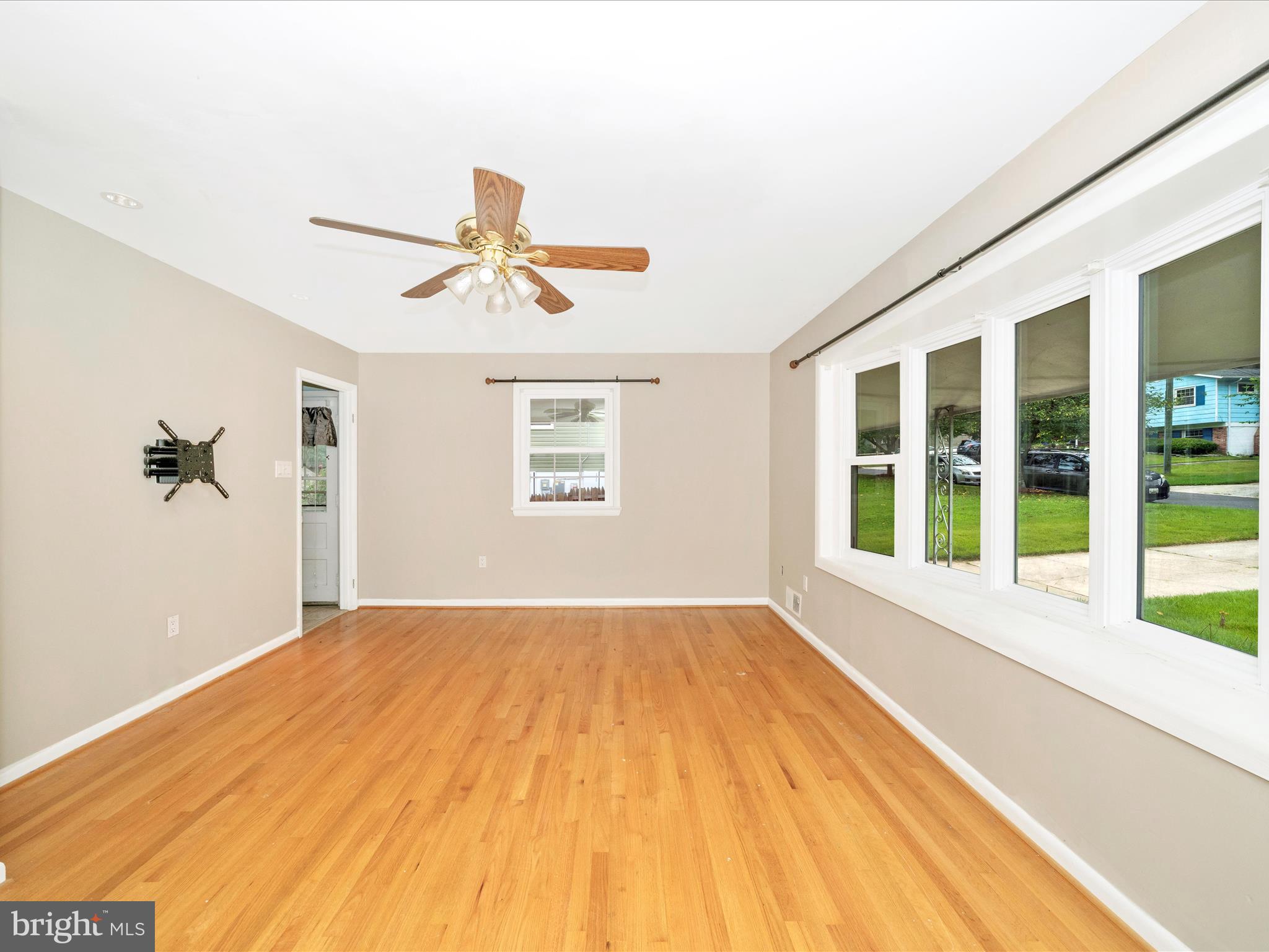 Real estate listing preview #13