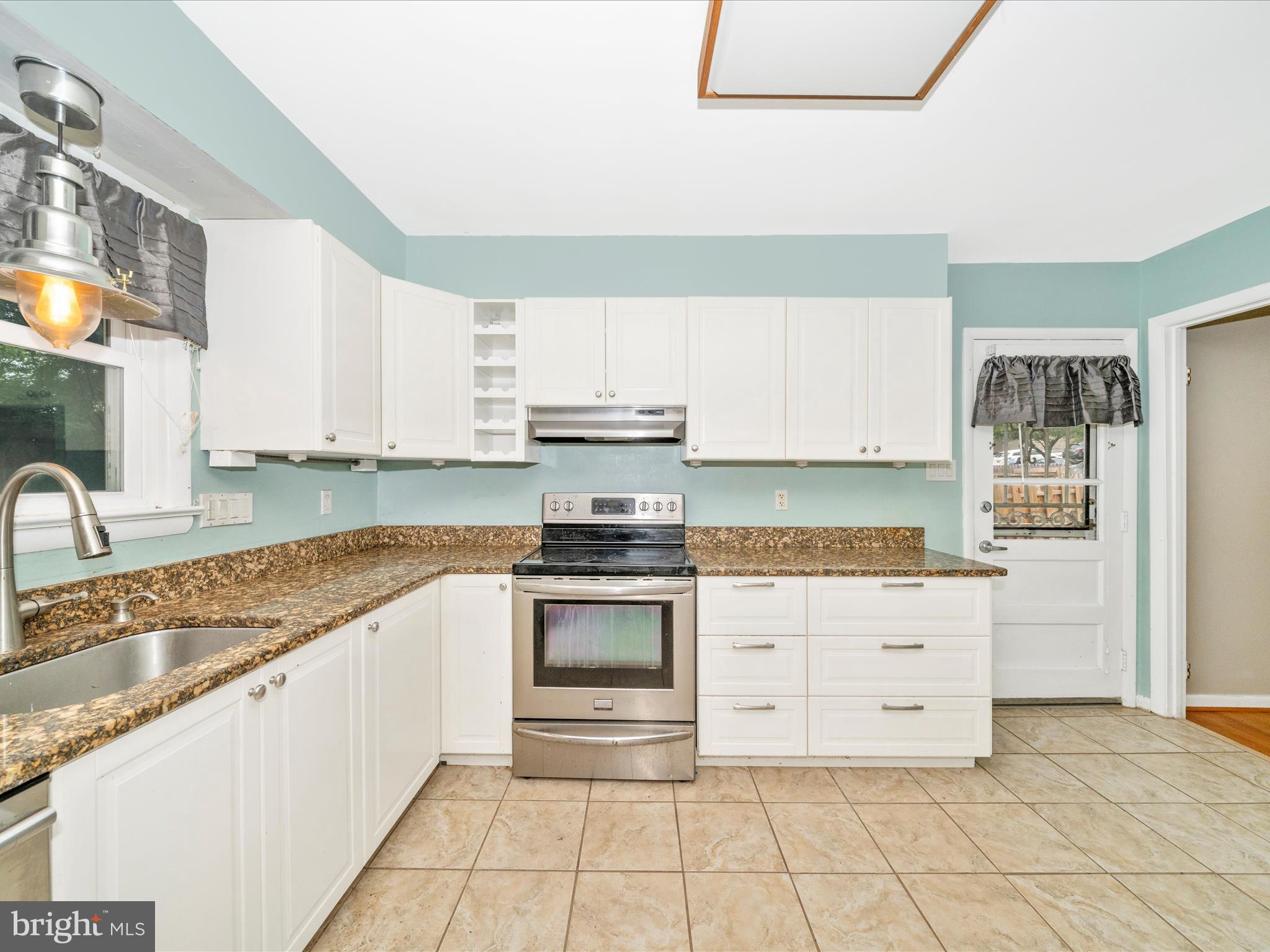 Real estate listing preview #18