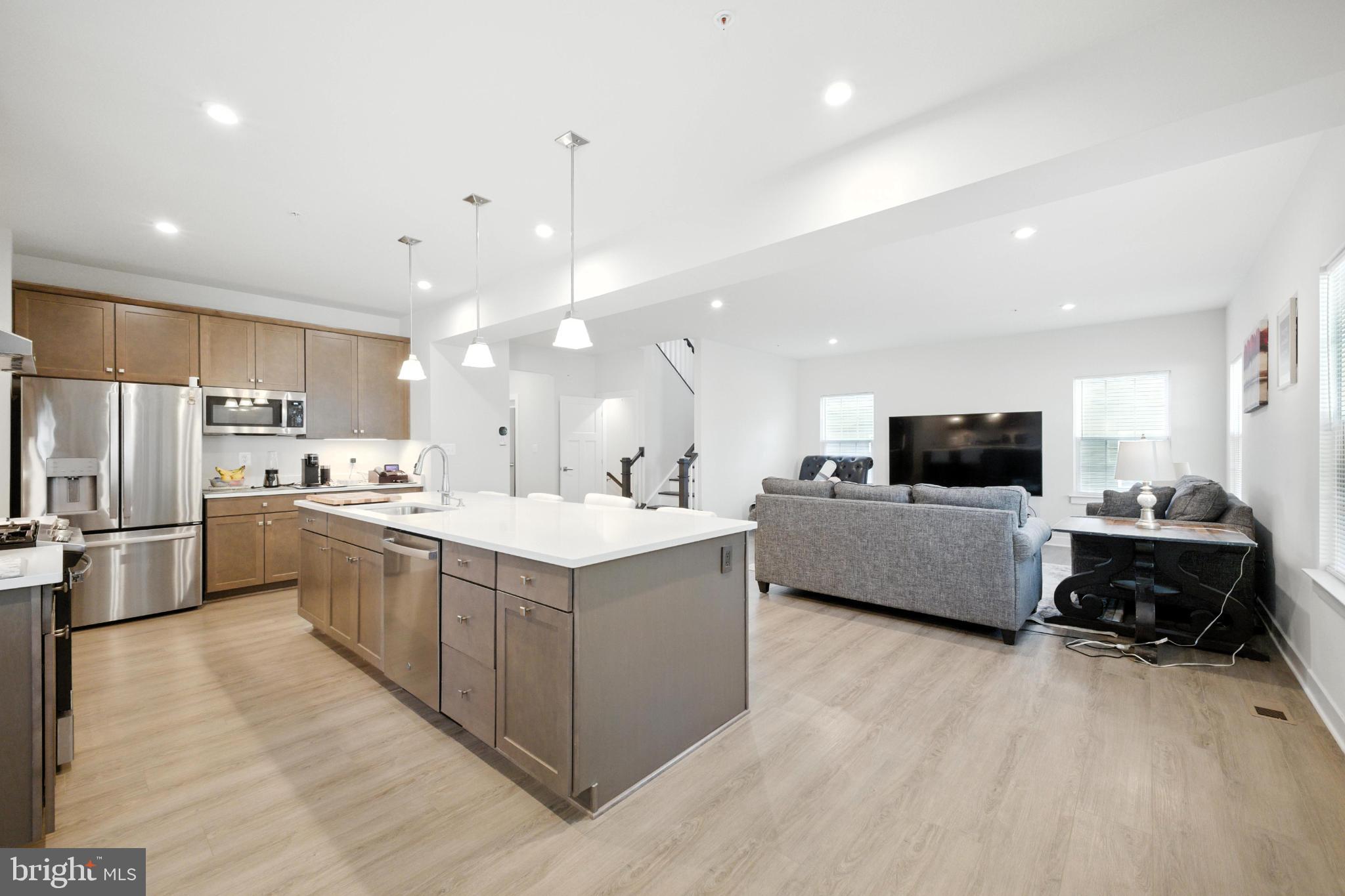 Real estate listing preview #4