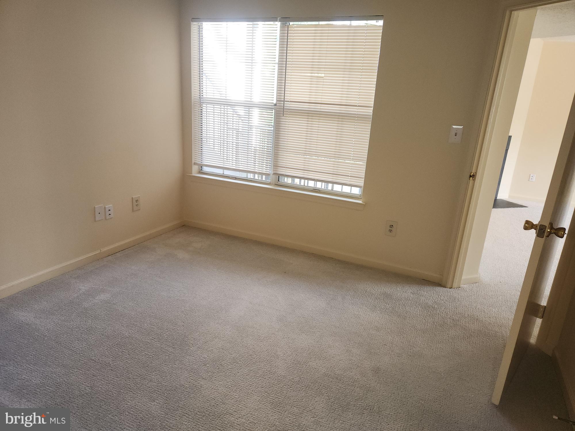 Real estate listing preview #12