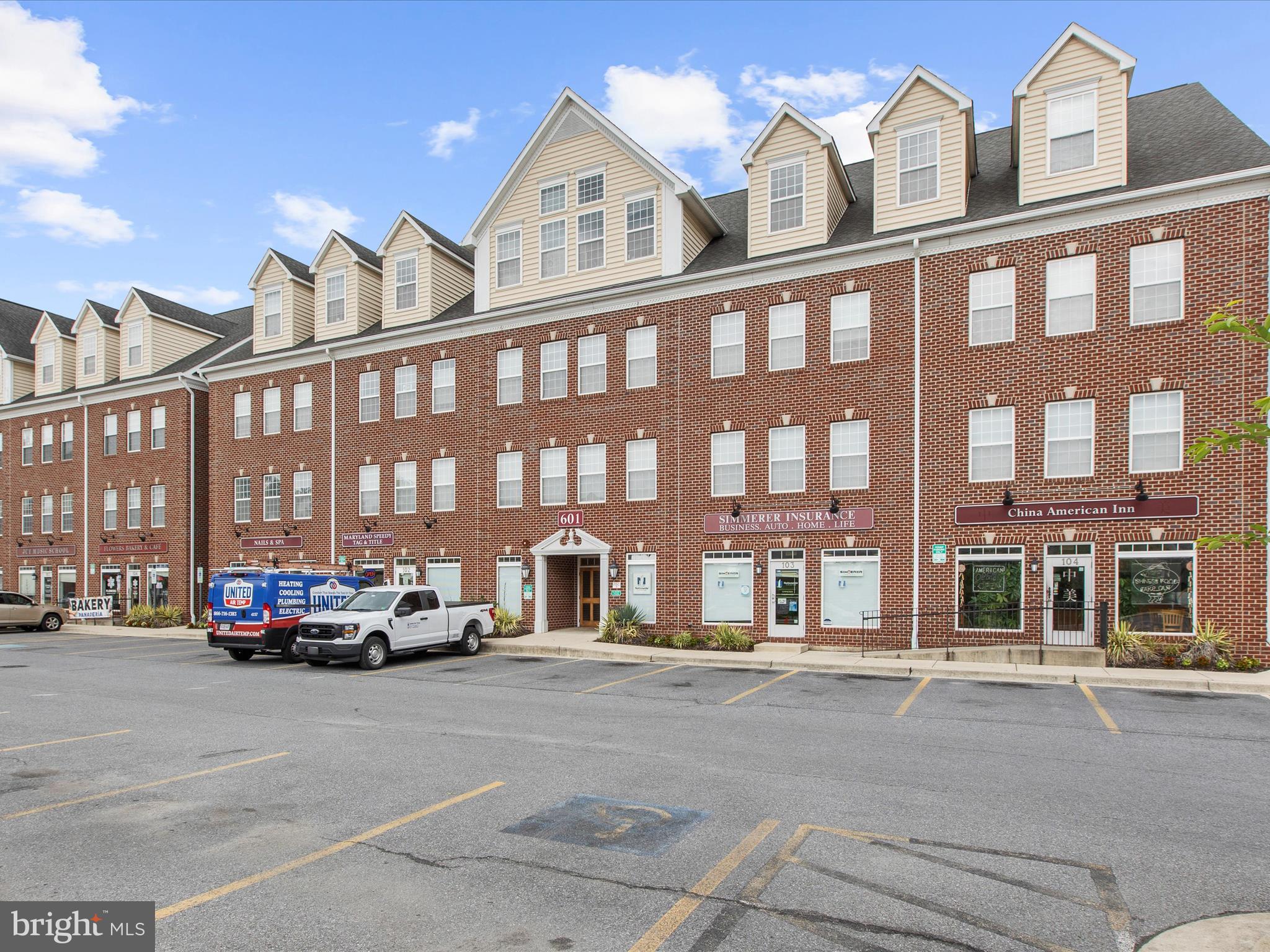 Real estate listing preview #3