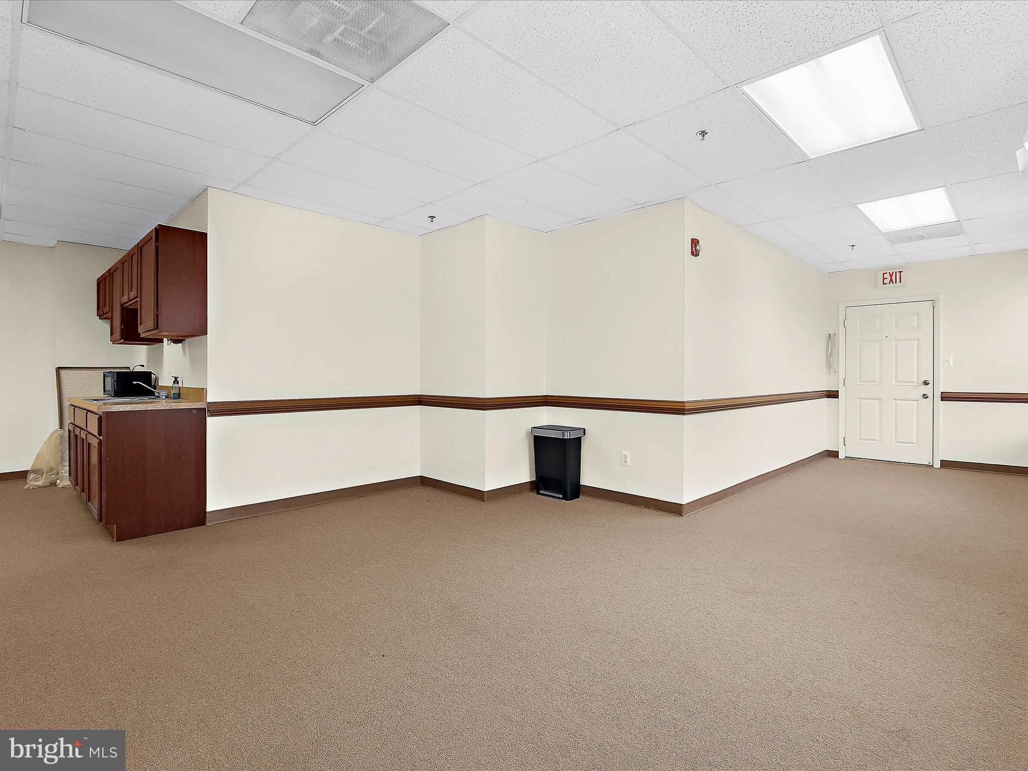 Real estate listing preview #8