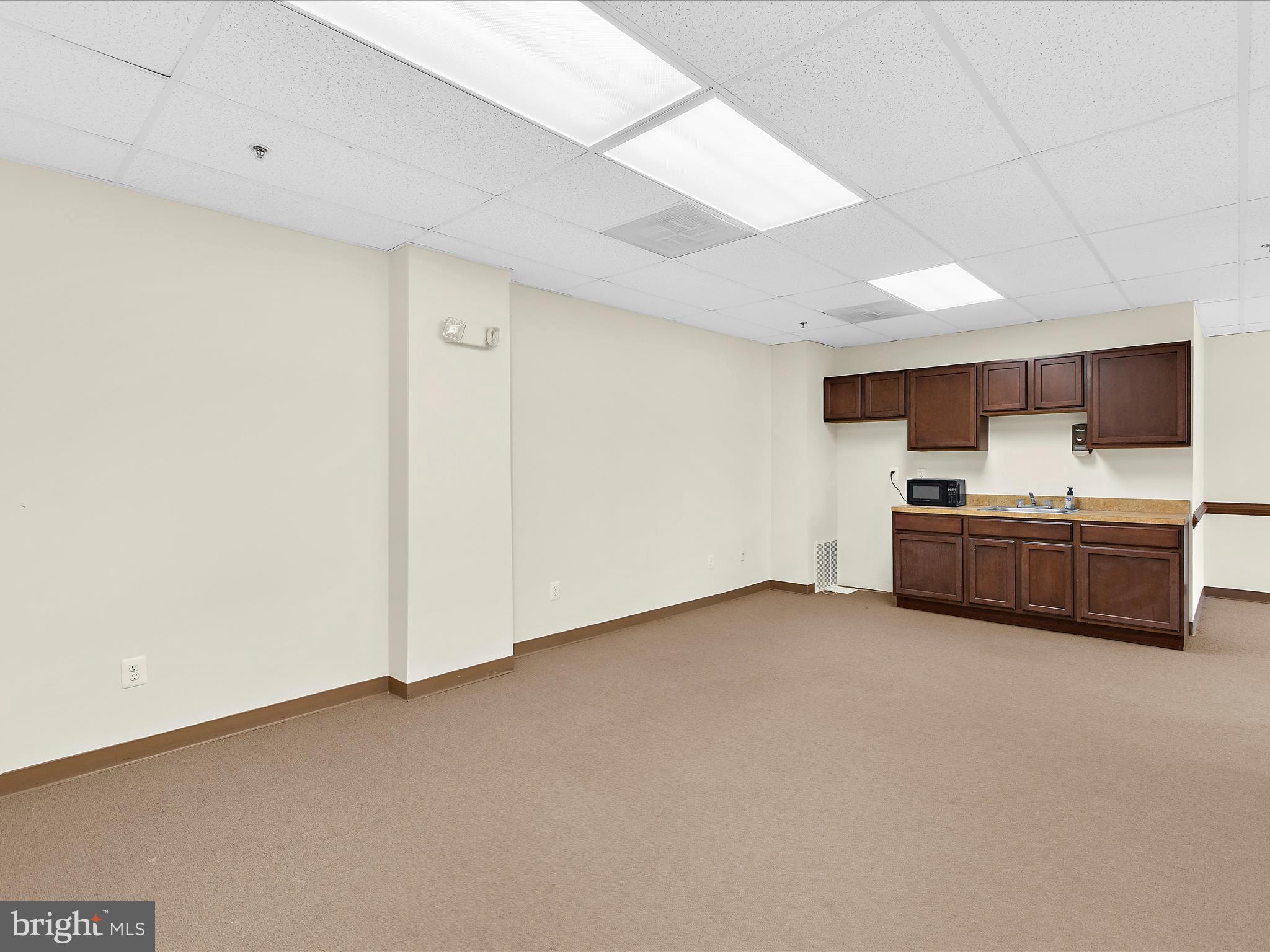 Real estate listing preview #14