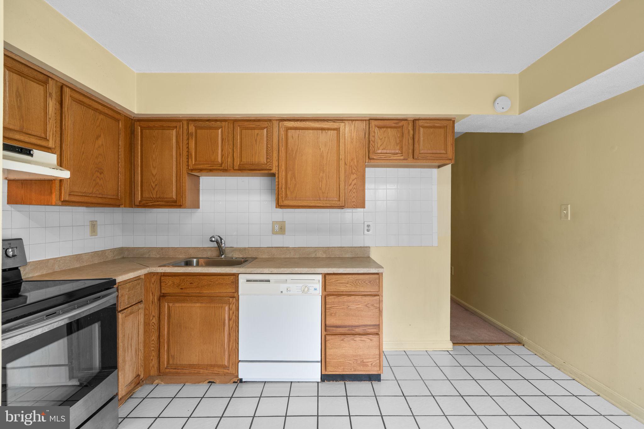 Real estate listing preview #4