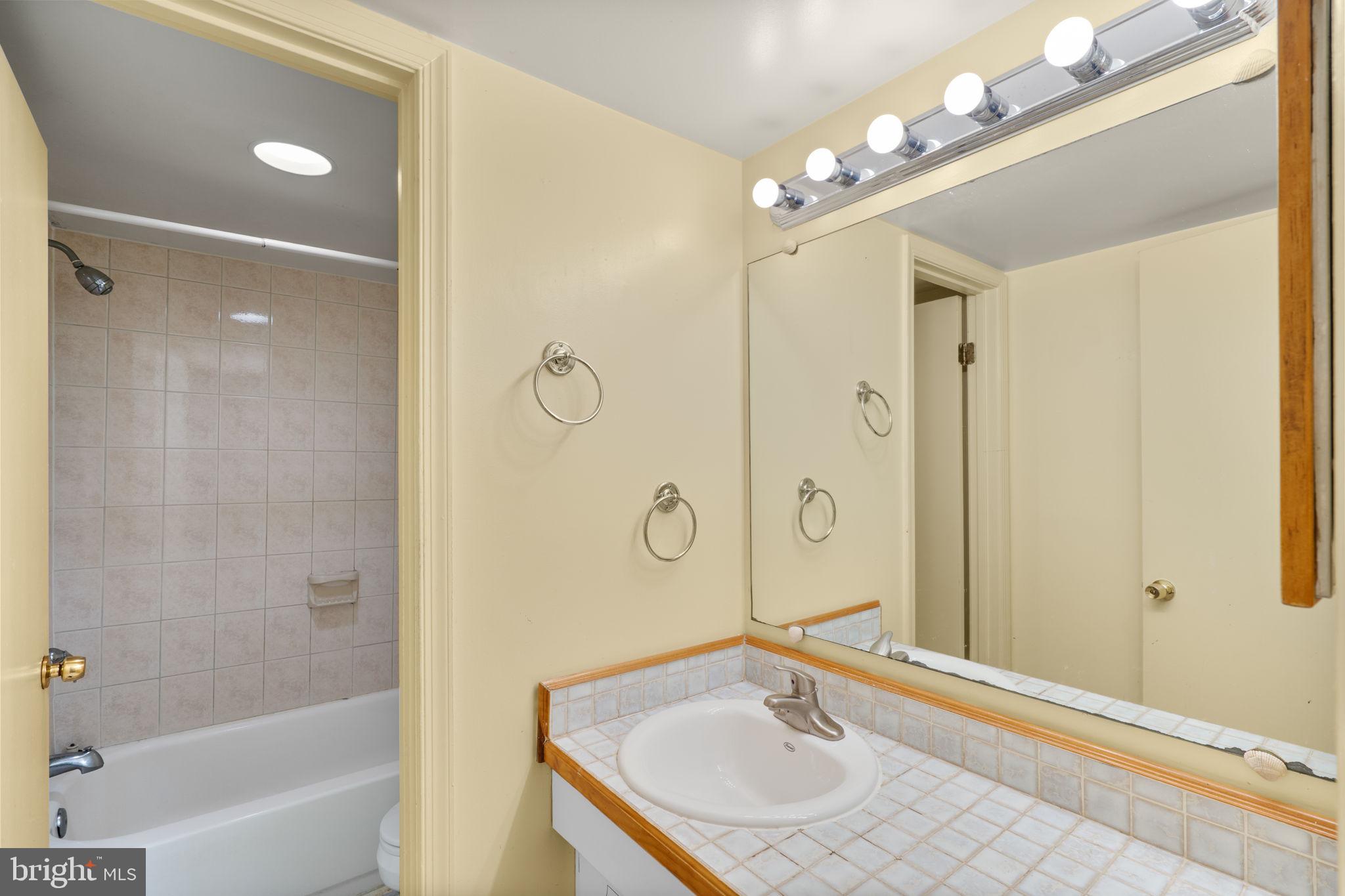 Real estate listing preview #15